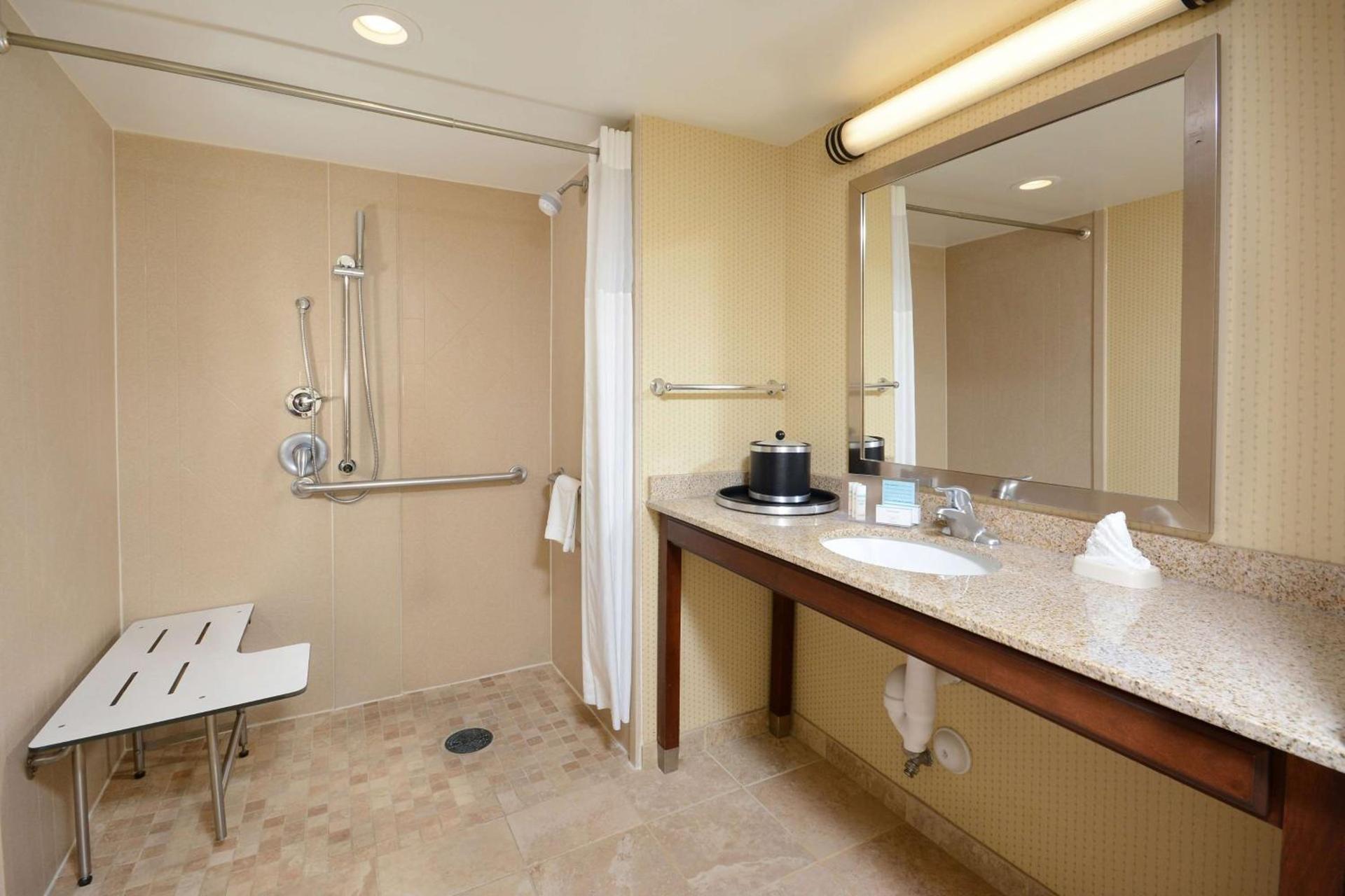 Hampton Inn Raleigh/Durham Airport photo 29