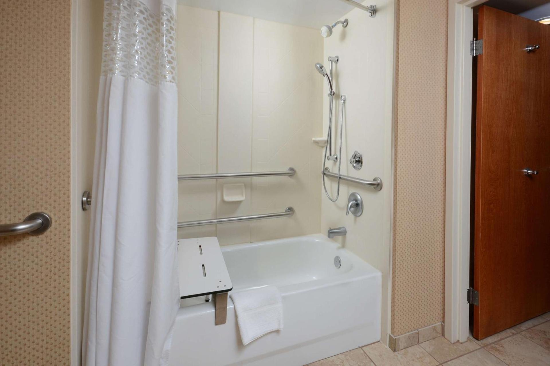 Hampton Inn Raleigh/Durham Airport photo 31