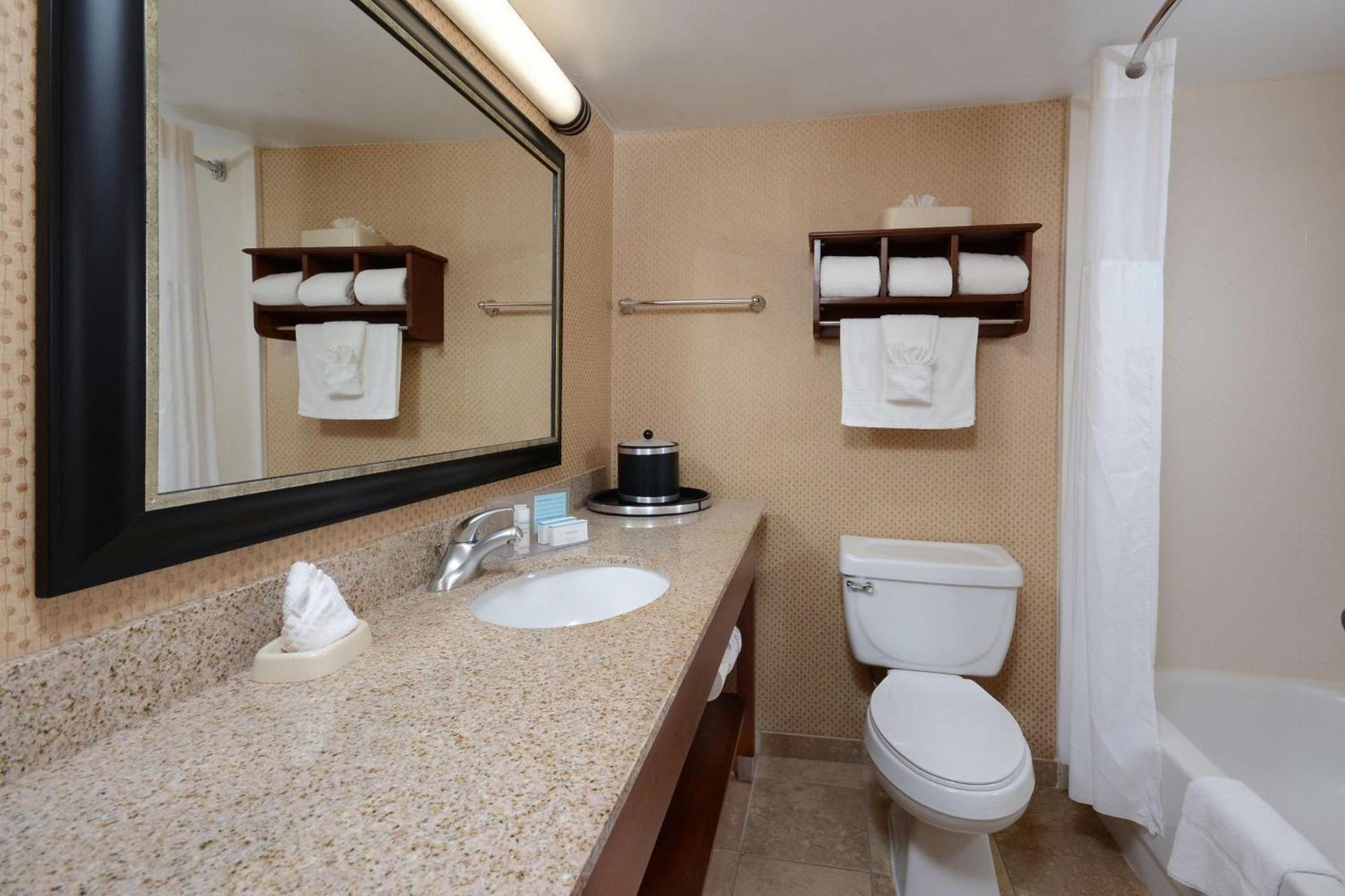 Hampton Inn Raleigh/Durham Airport photo 35