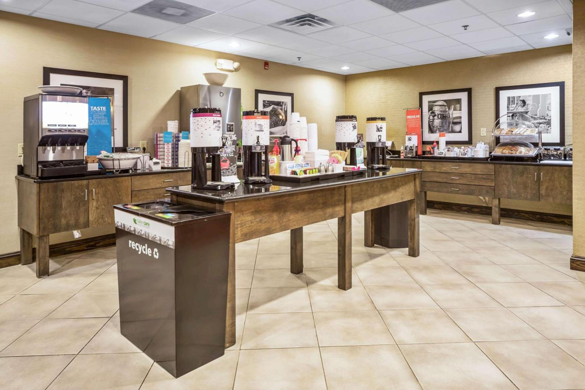 Hampton Inn Wilson Downtown photo 4
