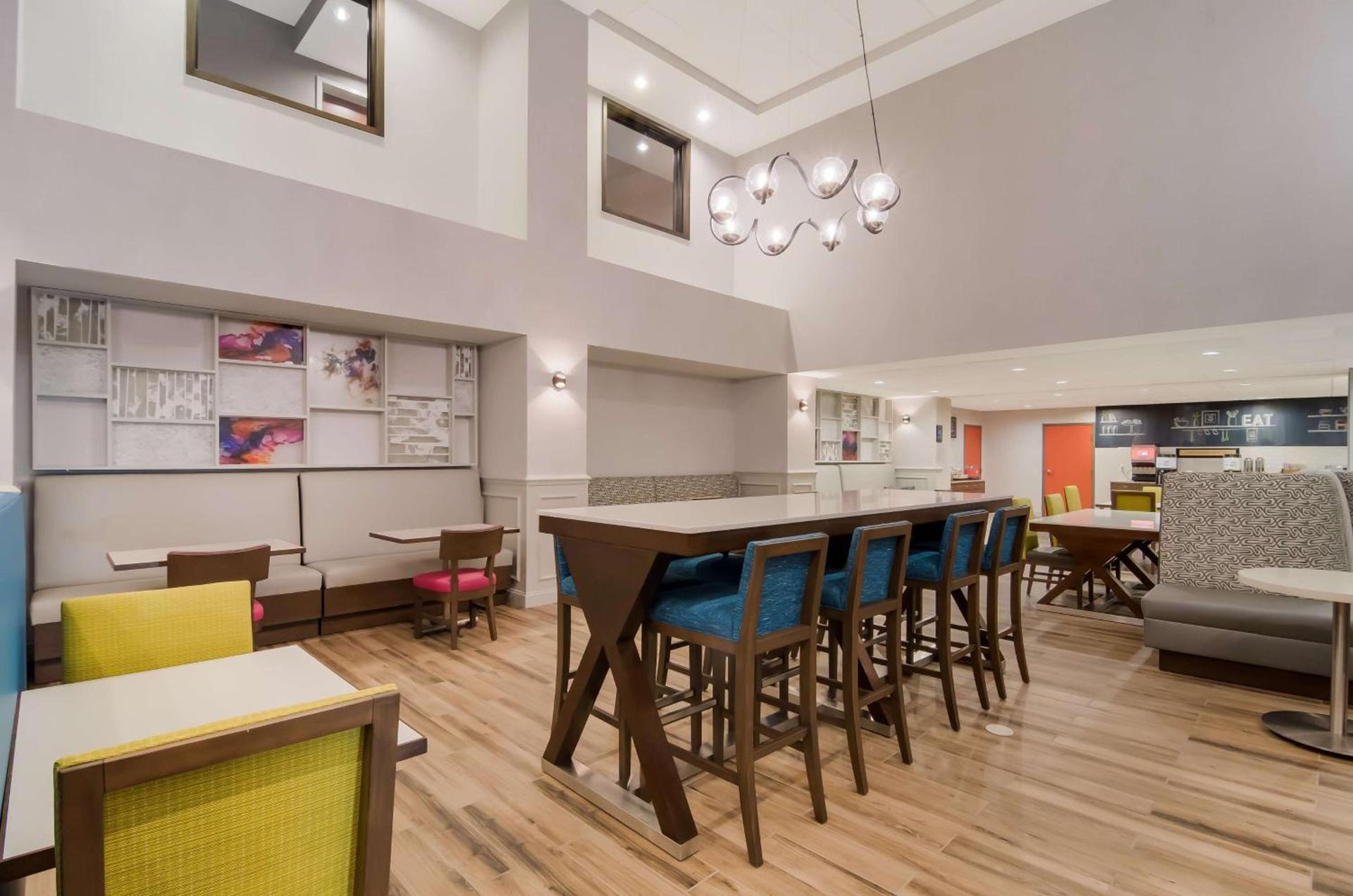 Hampton Inn Wilson Downtown photo 9
