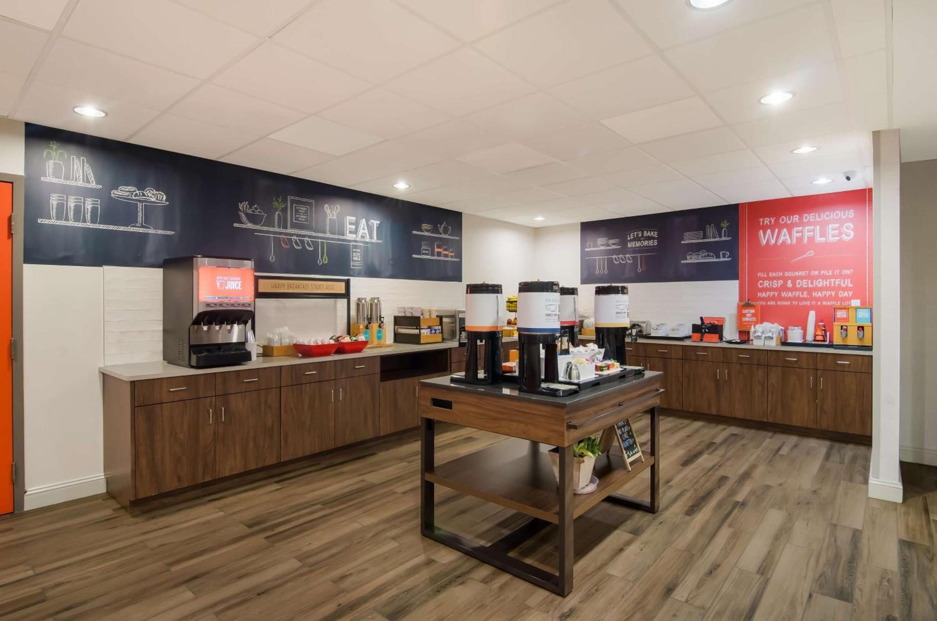 Hampton Inn Wilson Downtown photo 11