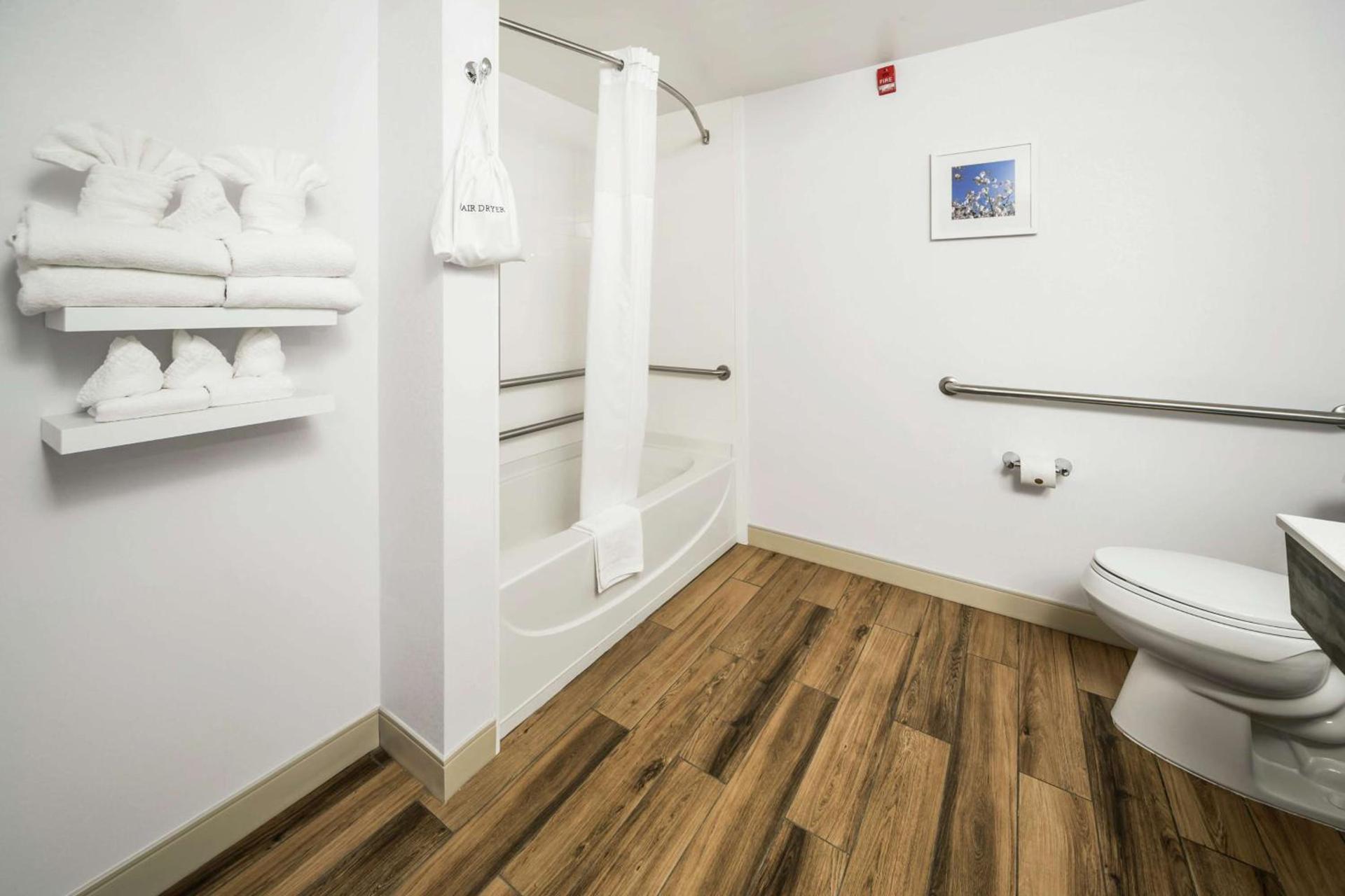 Hampton Inn Wilson Downtown photo 27