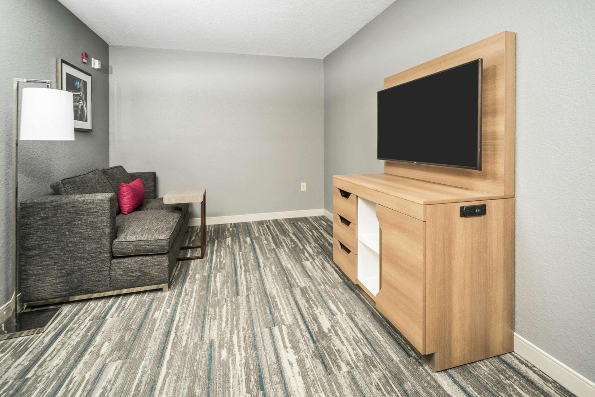 Hampton Inn Wilson Downtown photo 33