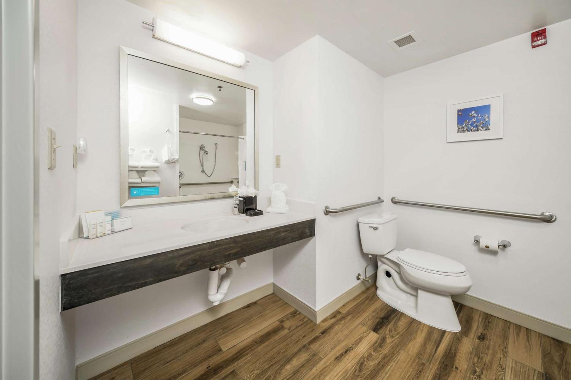 Hampton Inn Wilson Downtown photo 41