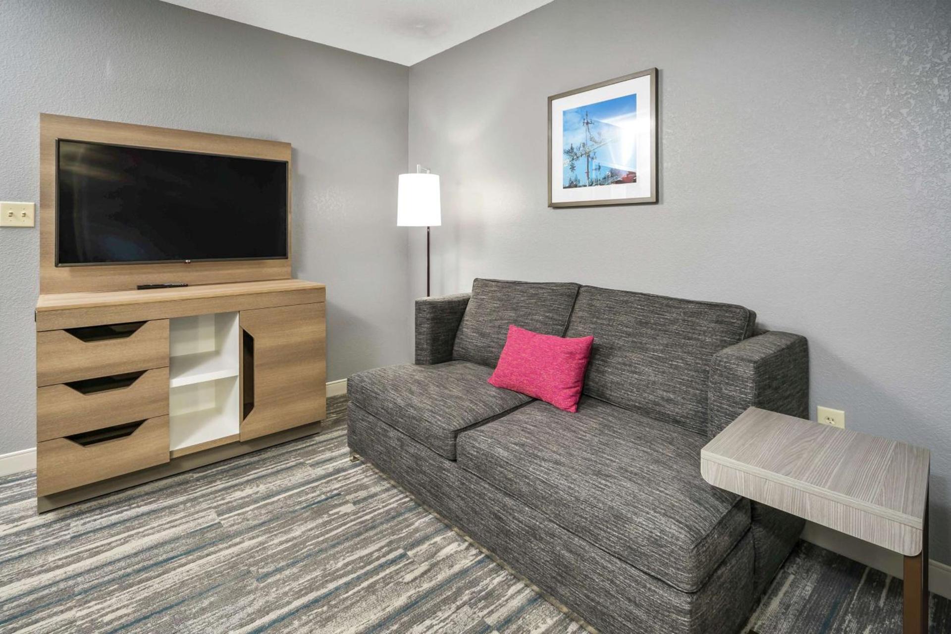 Hampton Inn Wilson Downtown photo 40