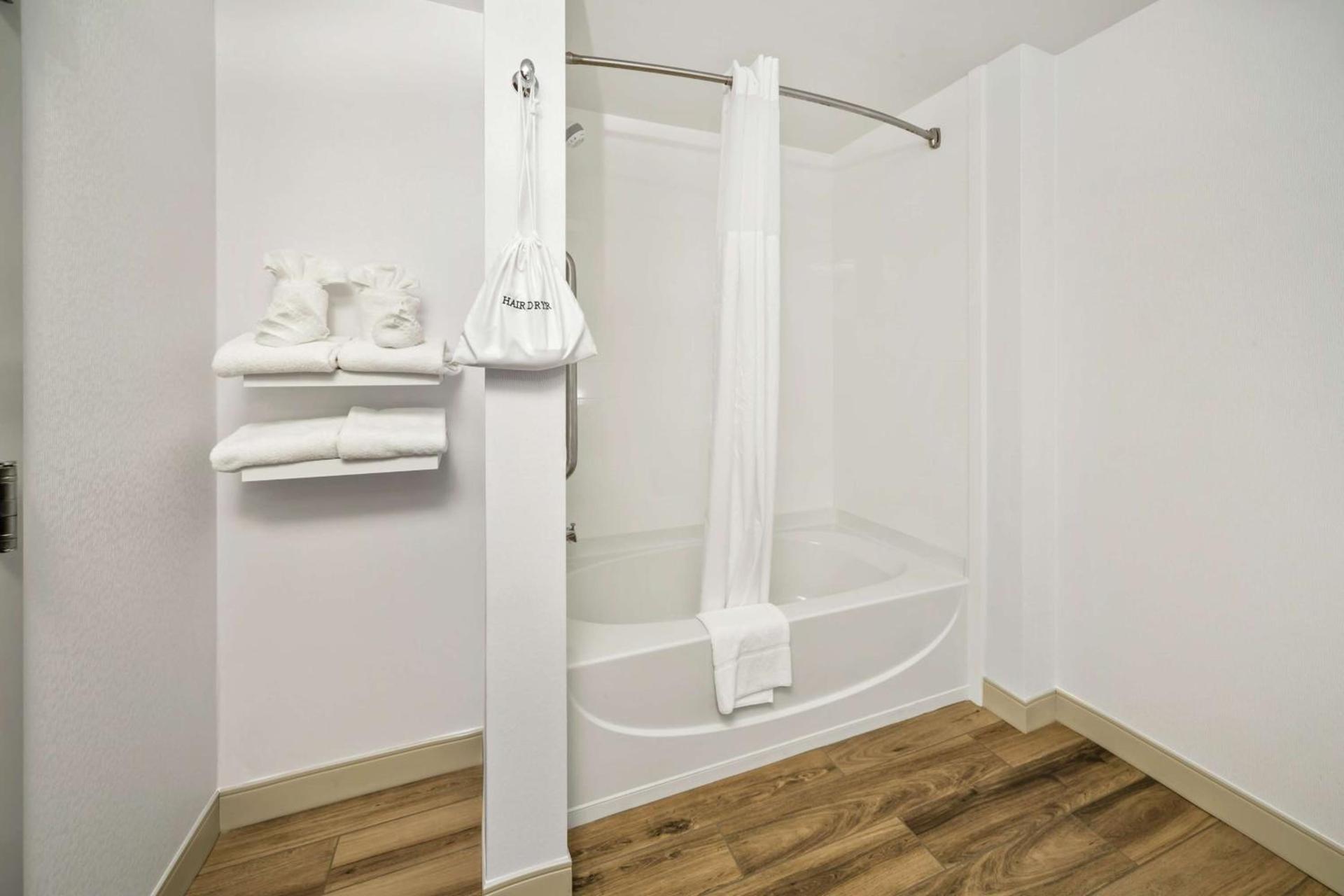 Hampton Inn Wilson Downtown photo 44