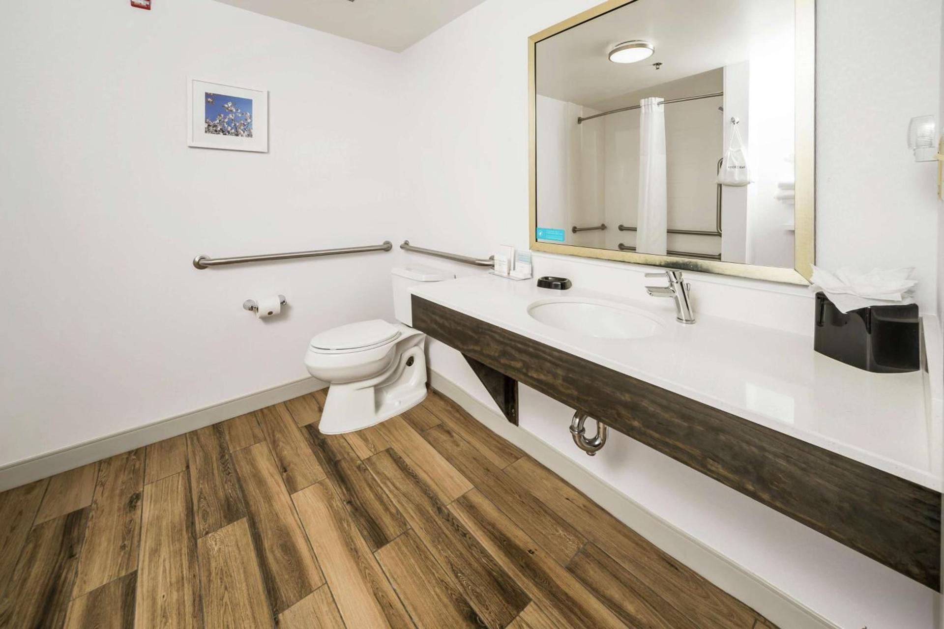 Hampton Inn Wilson Downtown photo 46