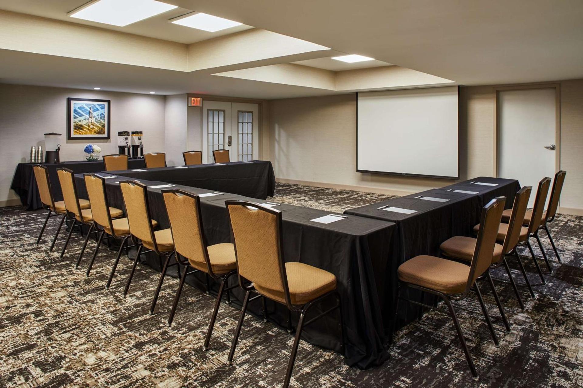 Hampton Inn & Suites Chapel Hill/Durham photo 36