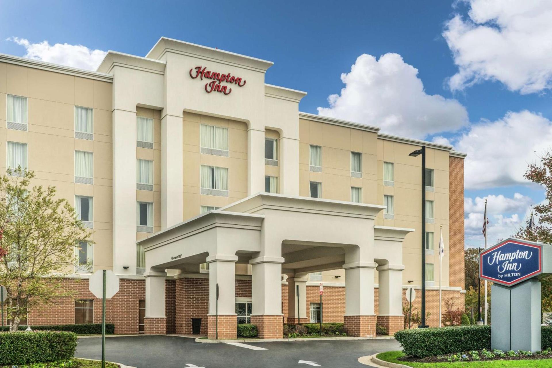 Hampton Inn Richmond - Airport photo 2