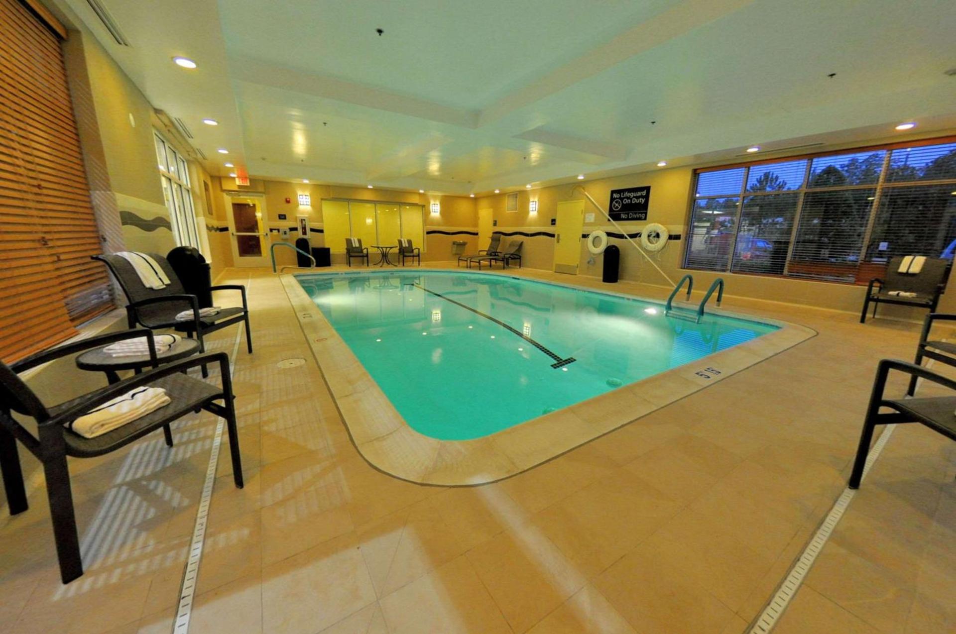 Hampton Inn Richmond - Airport photo 8