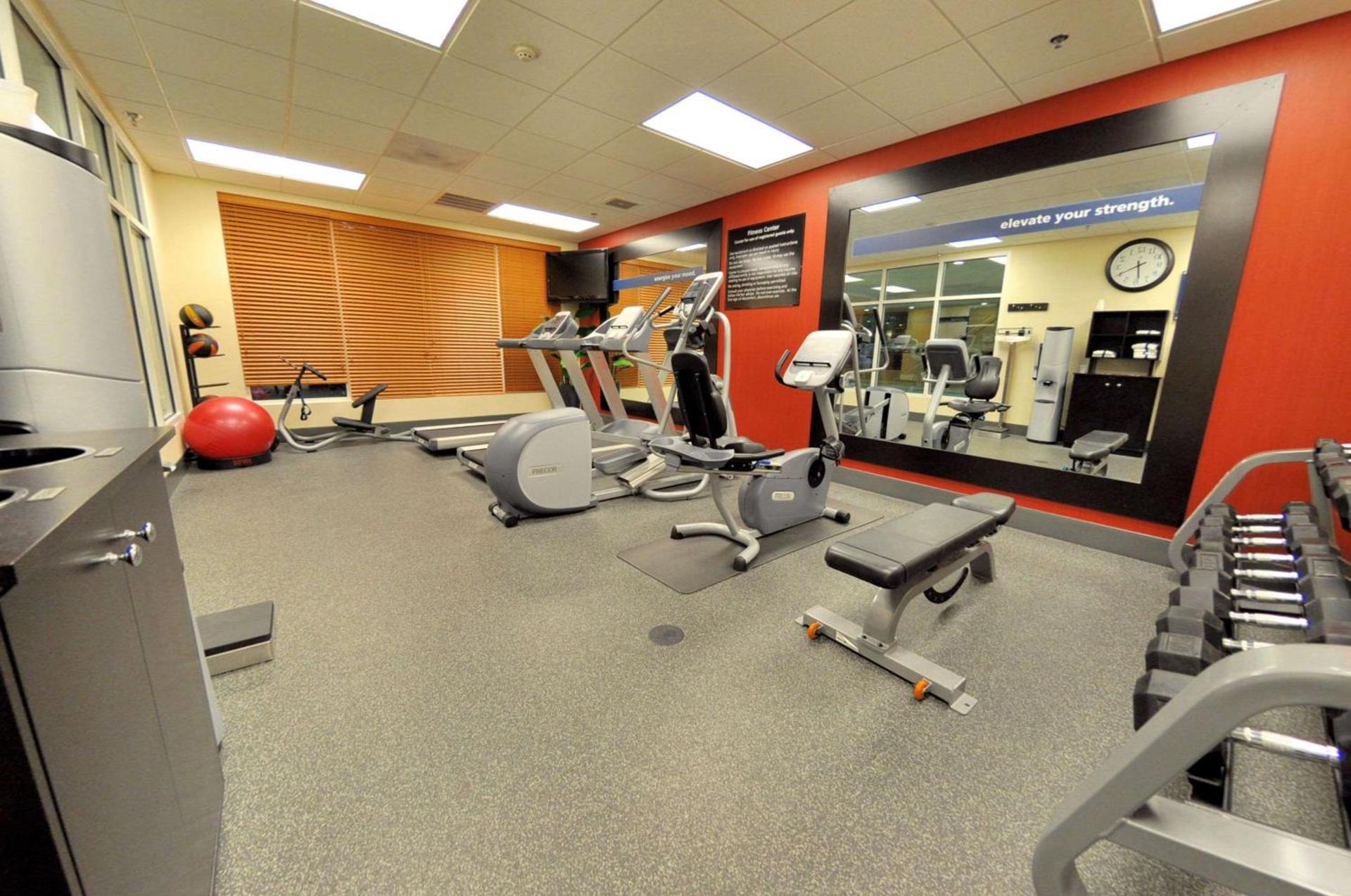 Hampton Inn Richmond - Airport photo 12