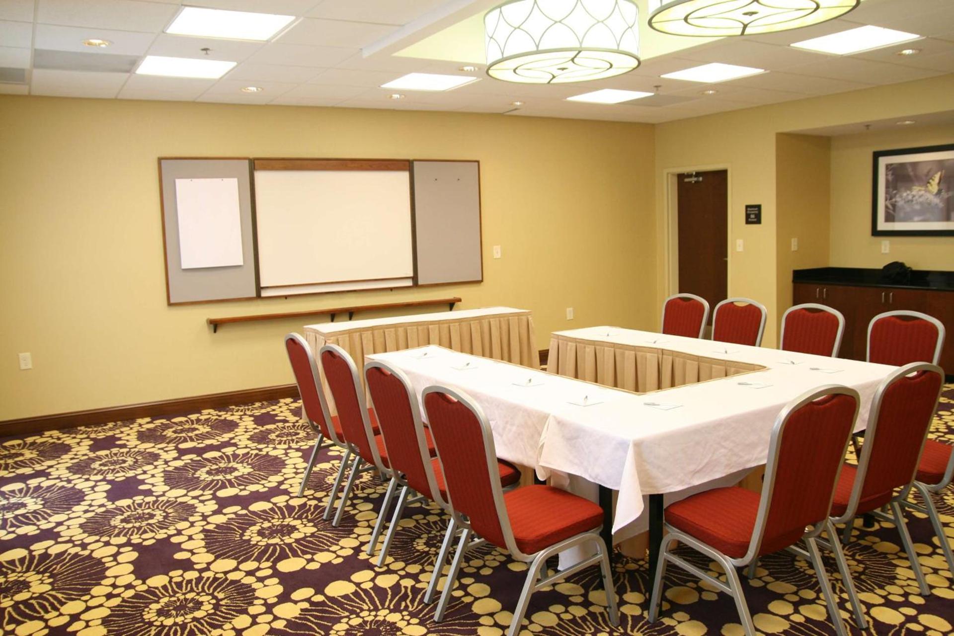 Hampton Inn Richmond - Airport photo 33