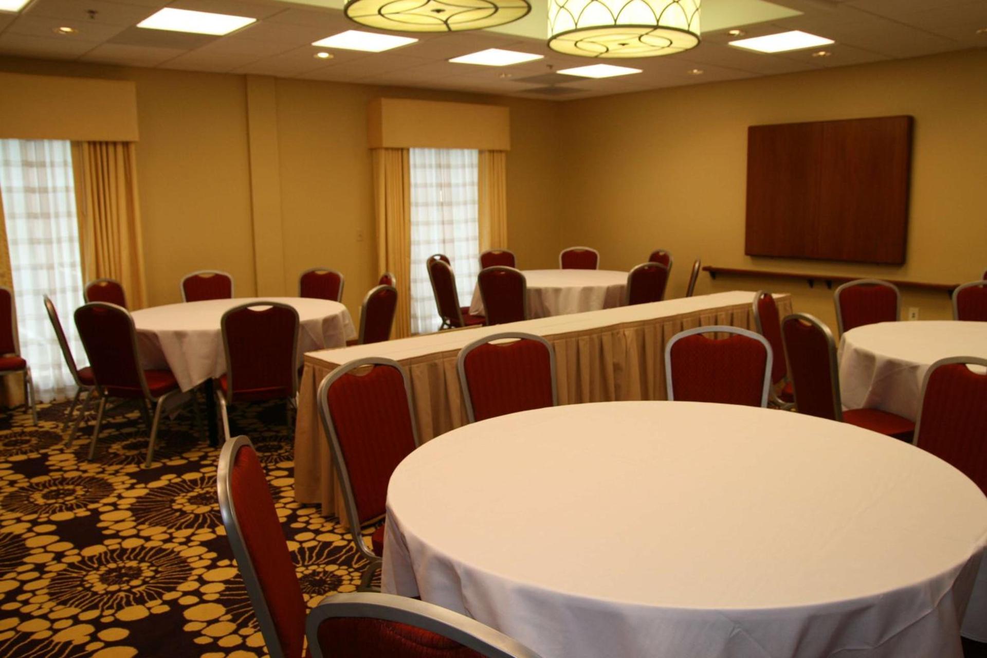 Hampton Inn Richmond - Airport photo 38