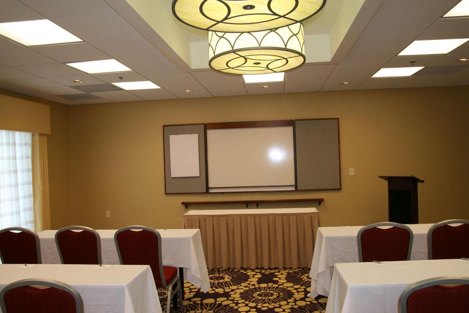 Hampton Inn Richmond - Airport photo 37