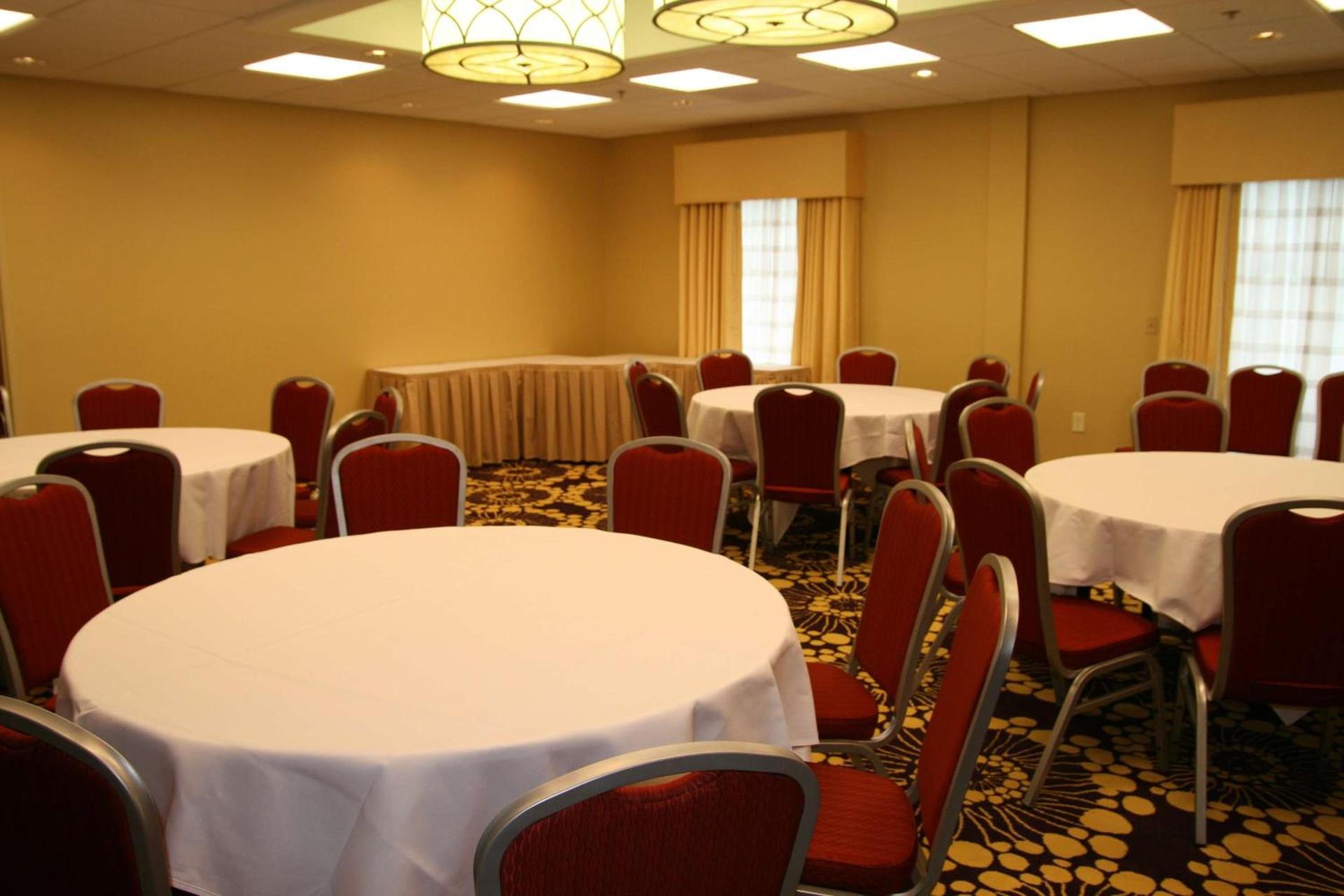 Hampton Inn Richmond - Airport photo 40