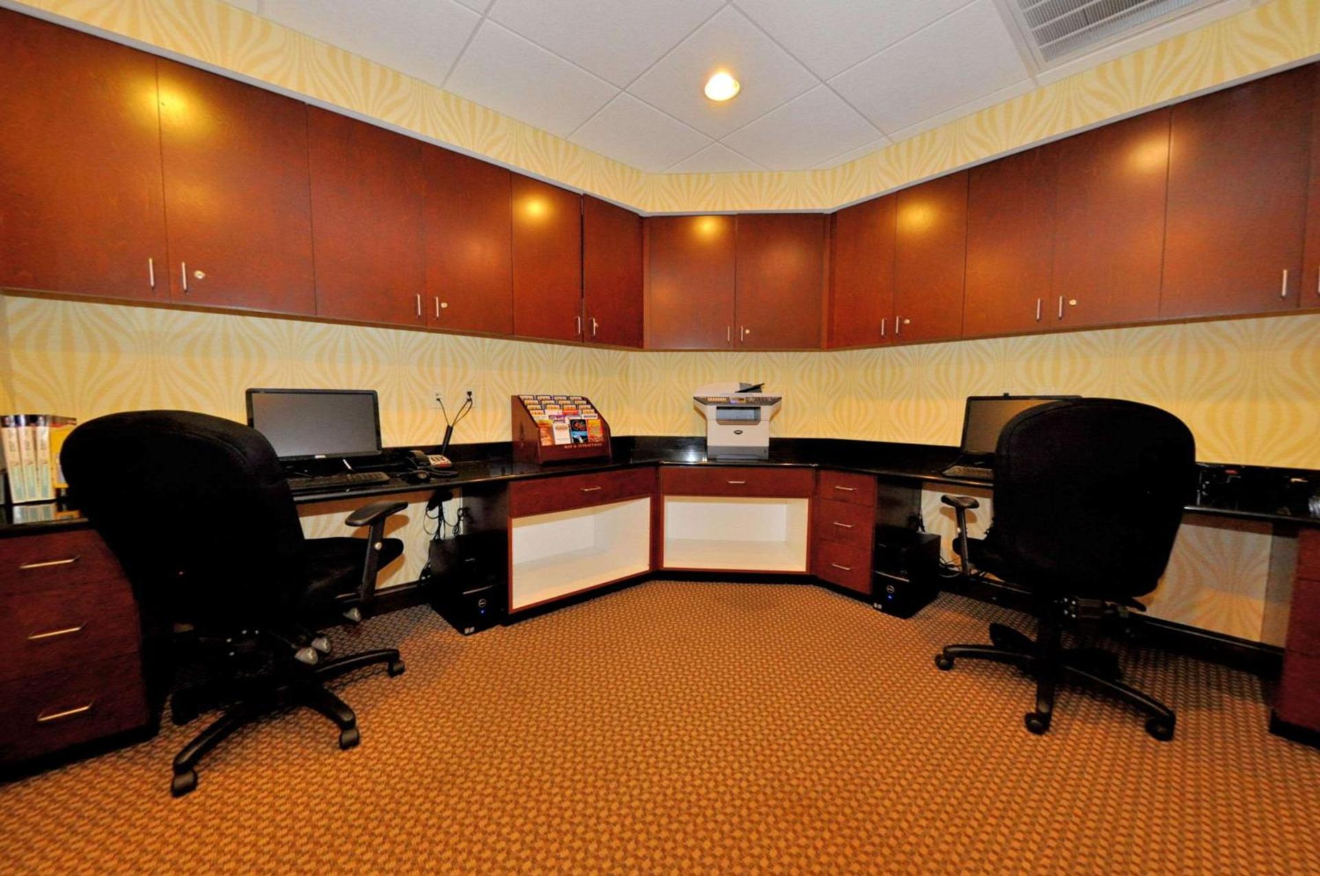Hampton Inn Richmond - Airport photo 44