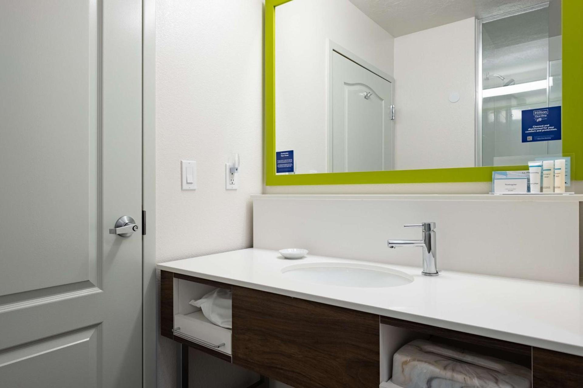 Hampton Inn Richfield photo 18
