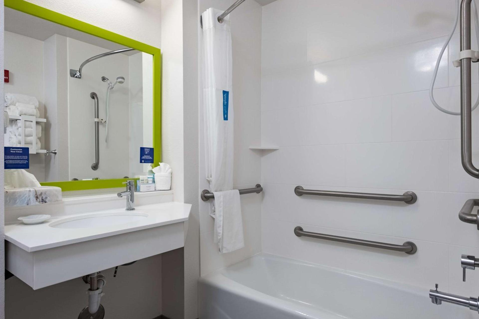 Hampton Inn Richfield photo 22