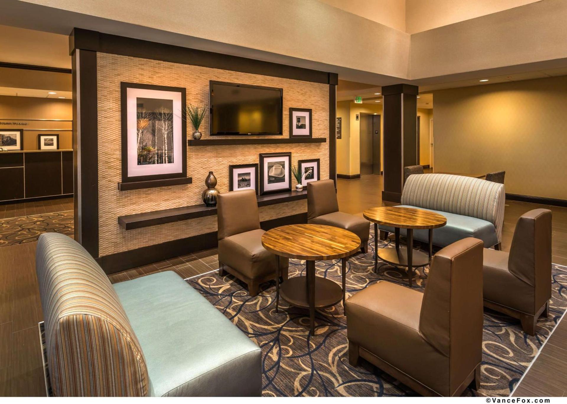 Hampton Inn & Suites Reno photo 3