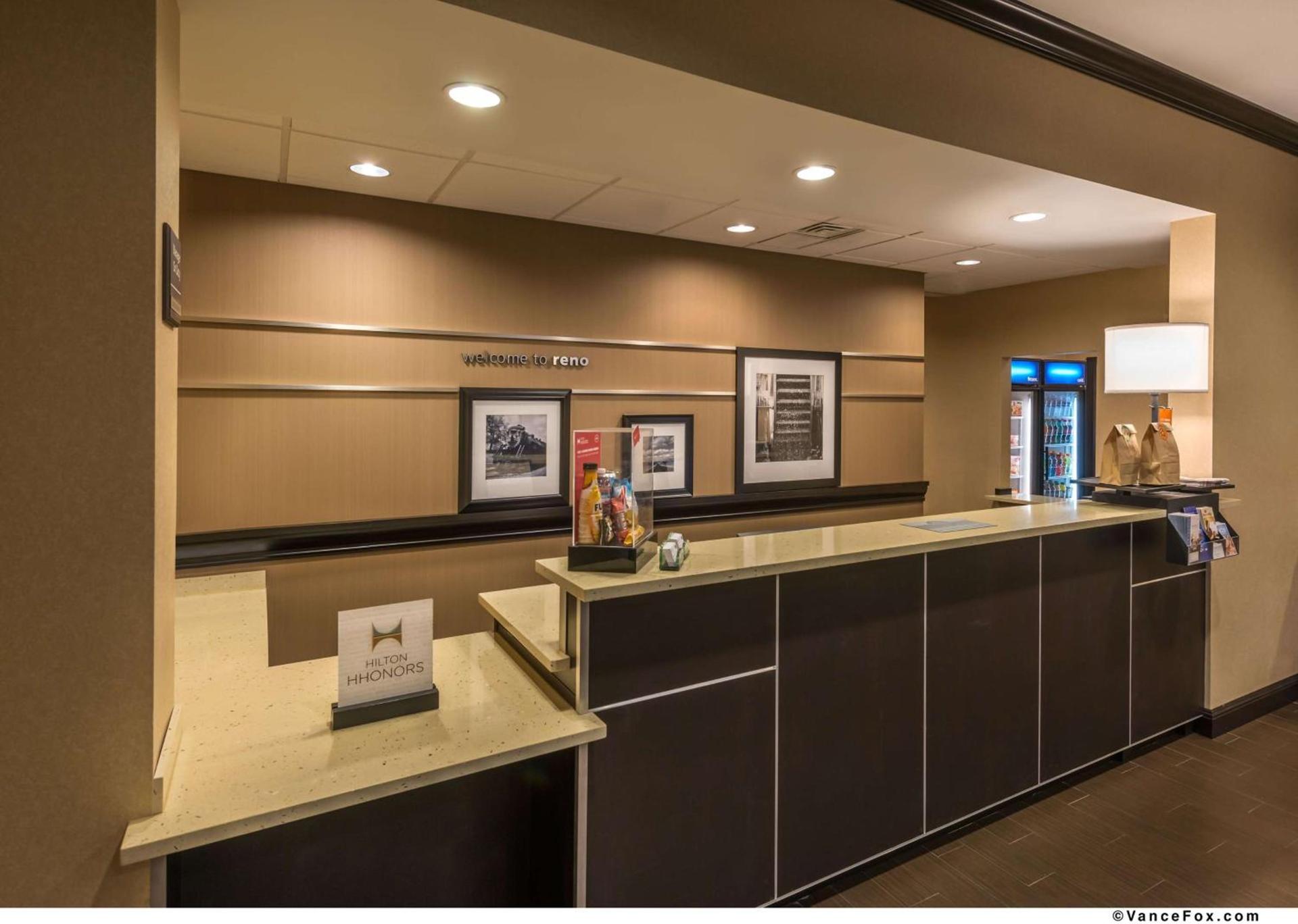 Hampton Inn & Suites Reno photo 6