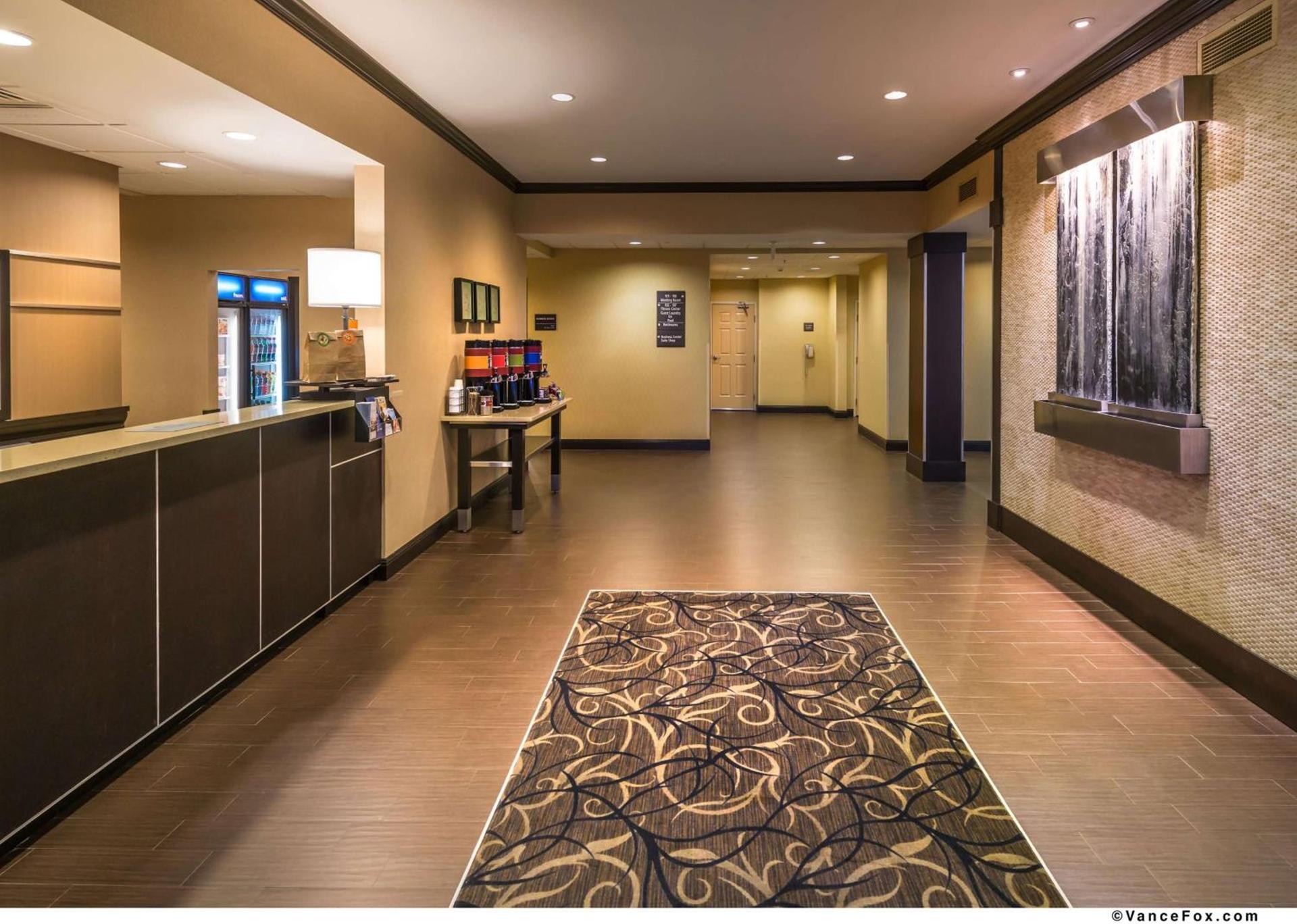 Hampton Inn & Suites Reno photo 5