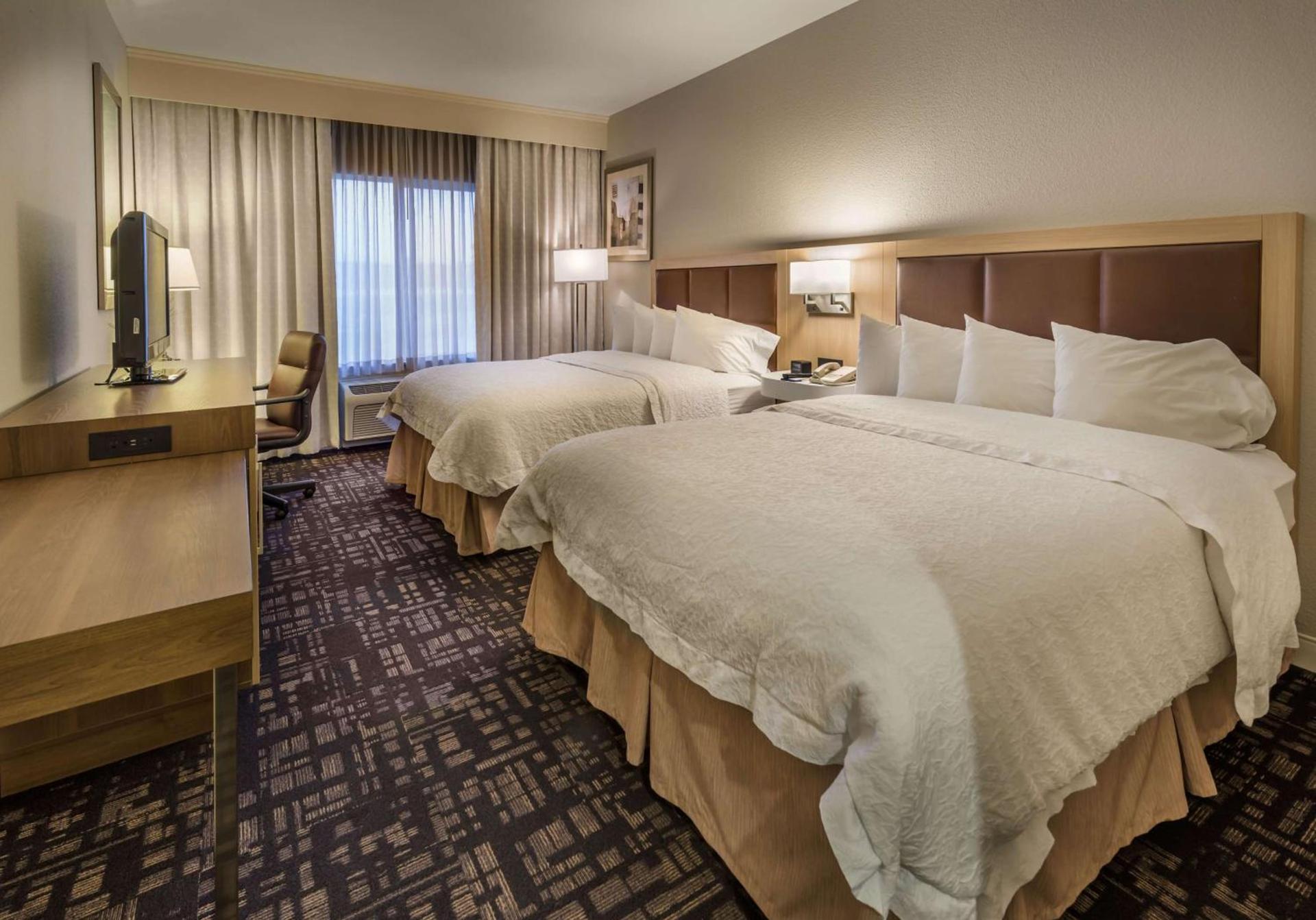 Hampton Inn & Suites Reno photo 11