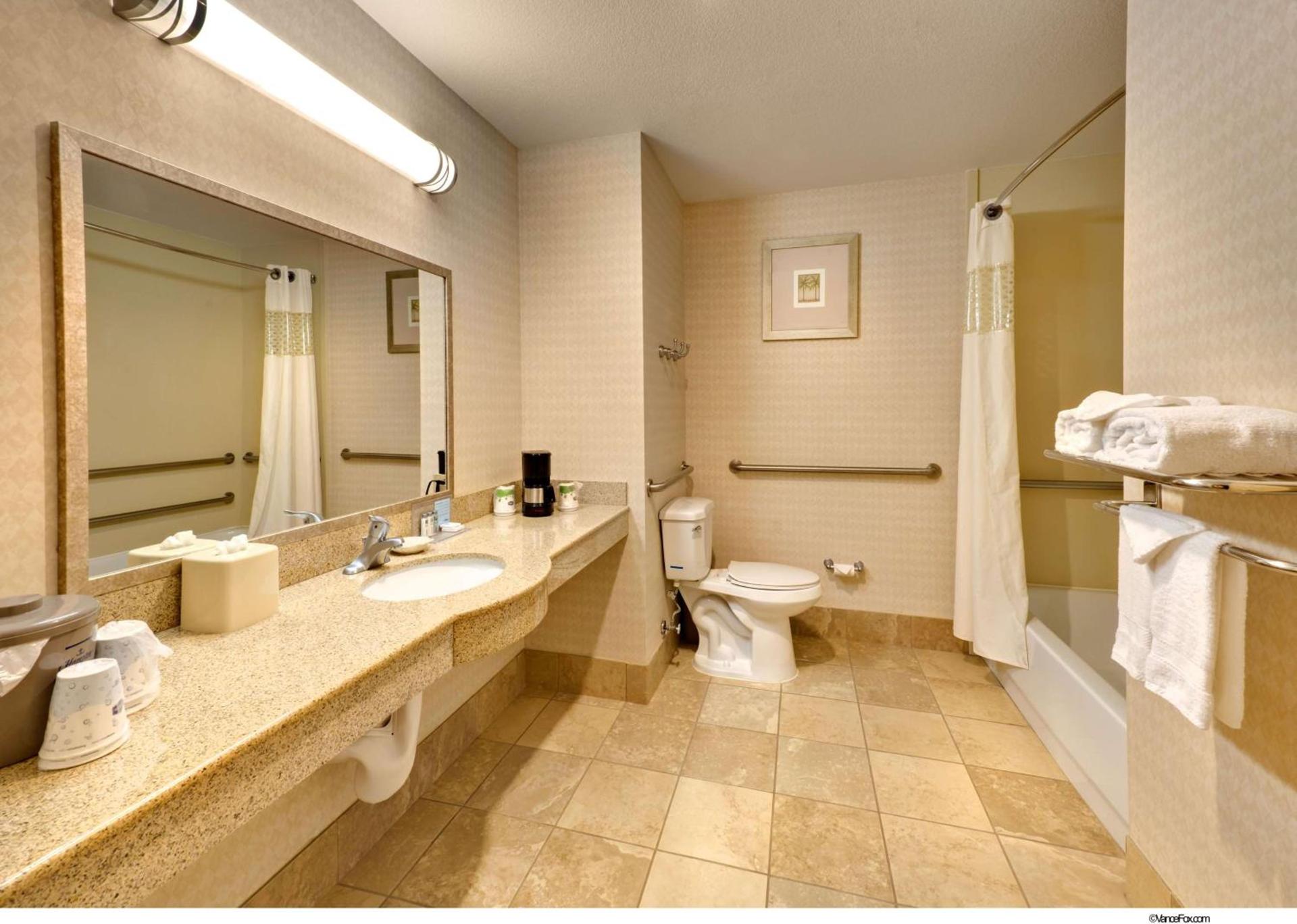 Hampton Inn & Suites Reno photo 17