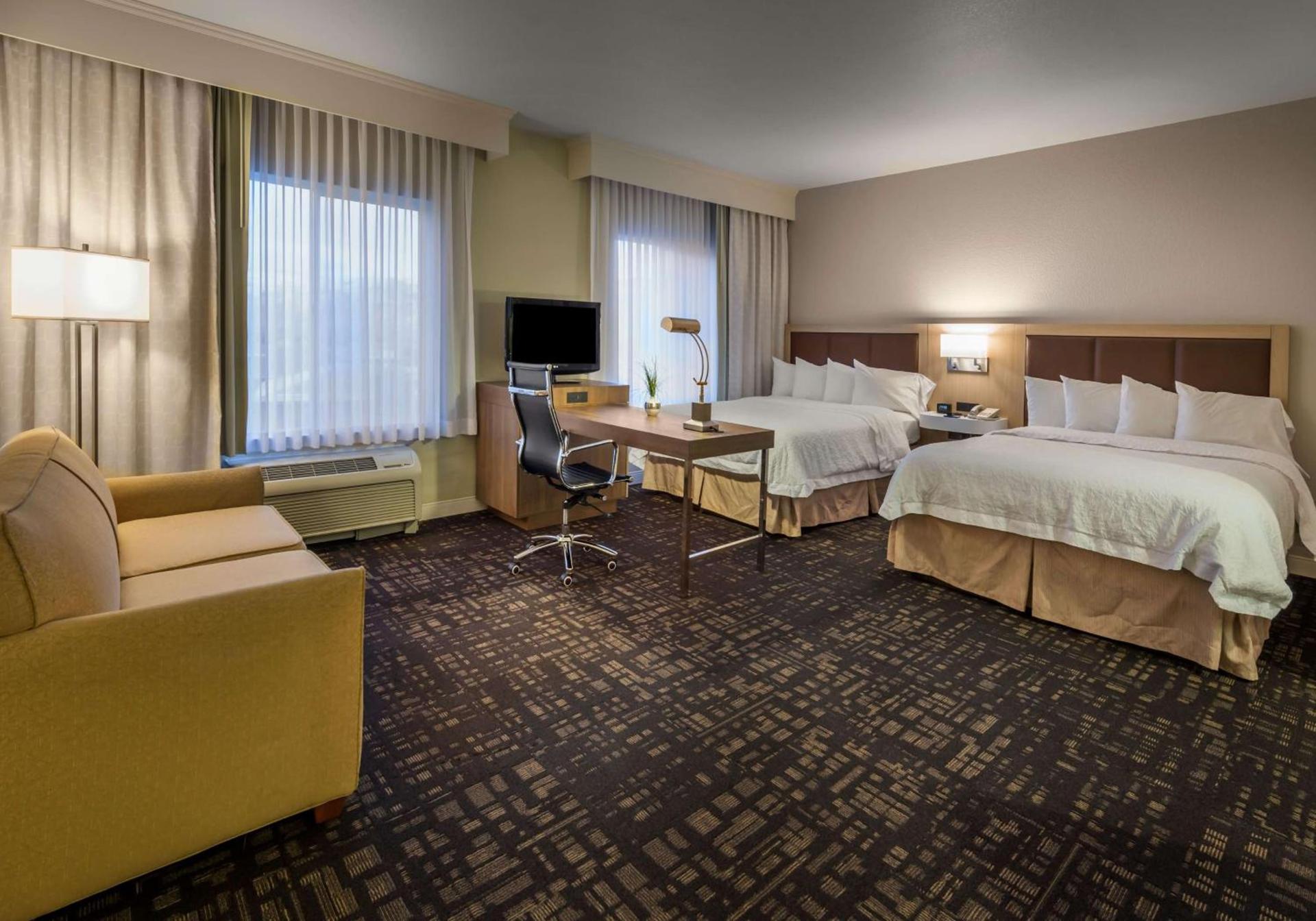Hampton Inn & Suites Reno photo 10