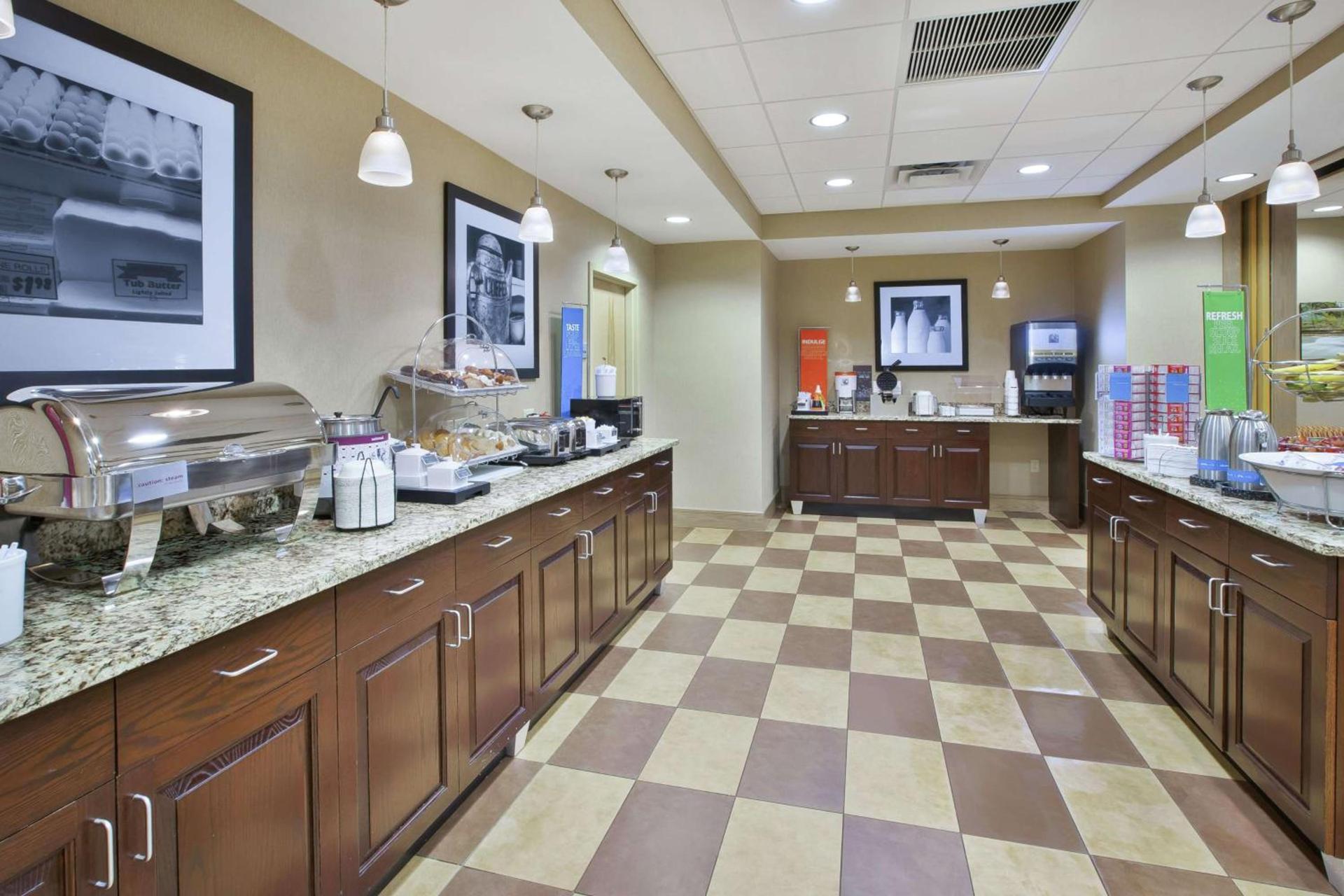 Hampton Inn Brockport photo 12