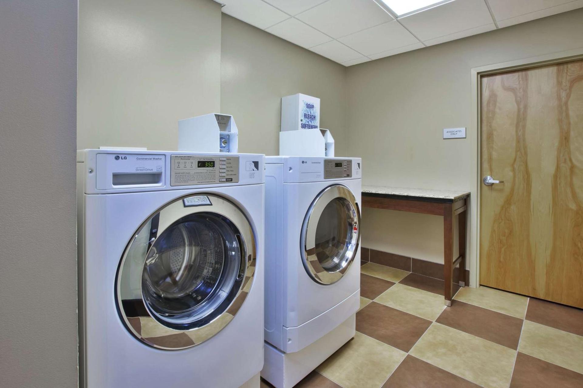 Hampton Inn Brockport photo 41