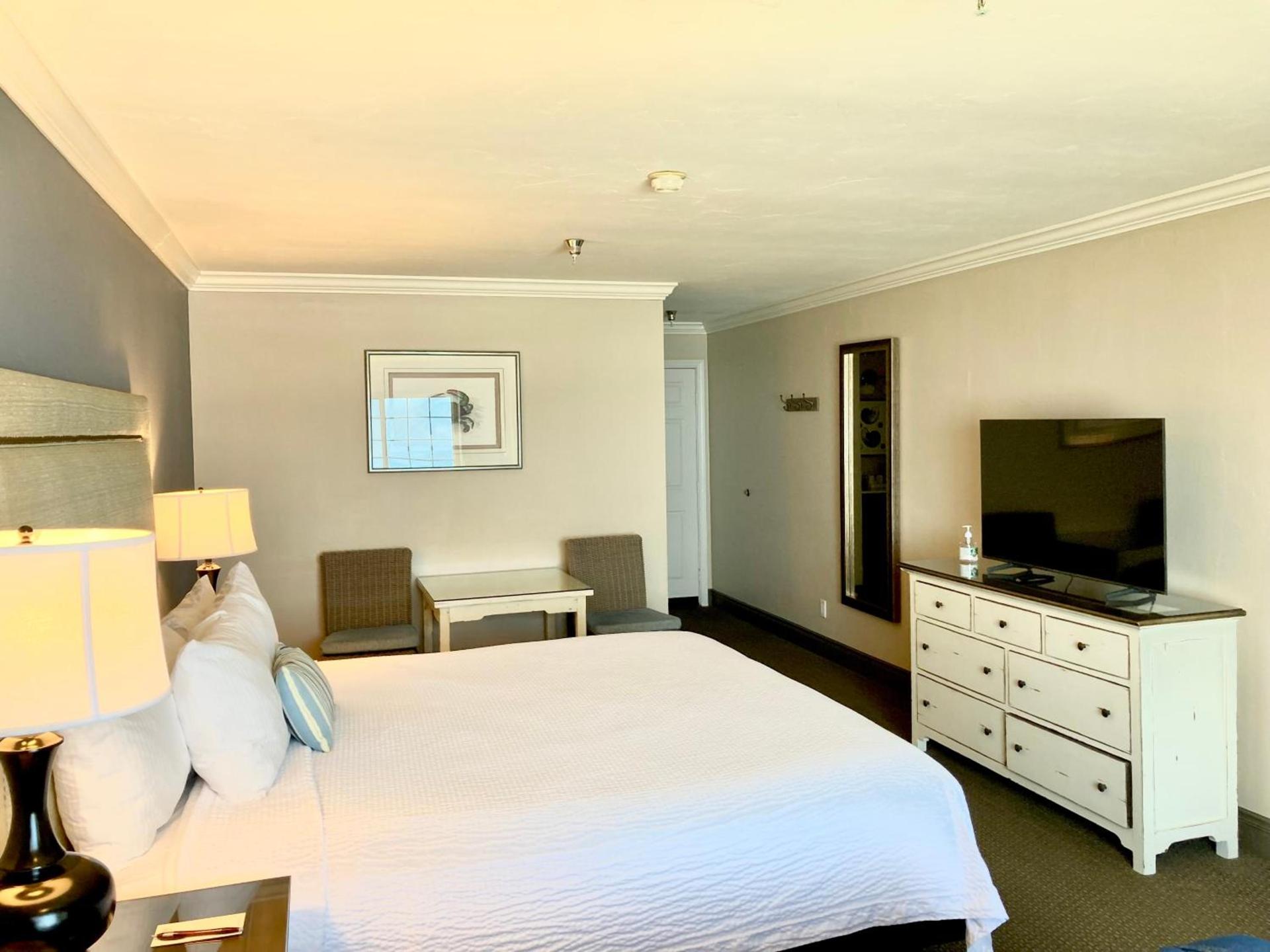 Sand Pebbles Inn photo 79