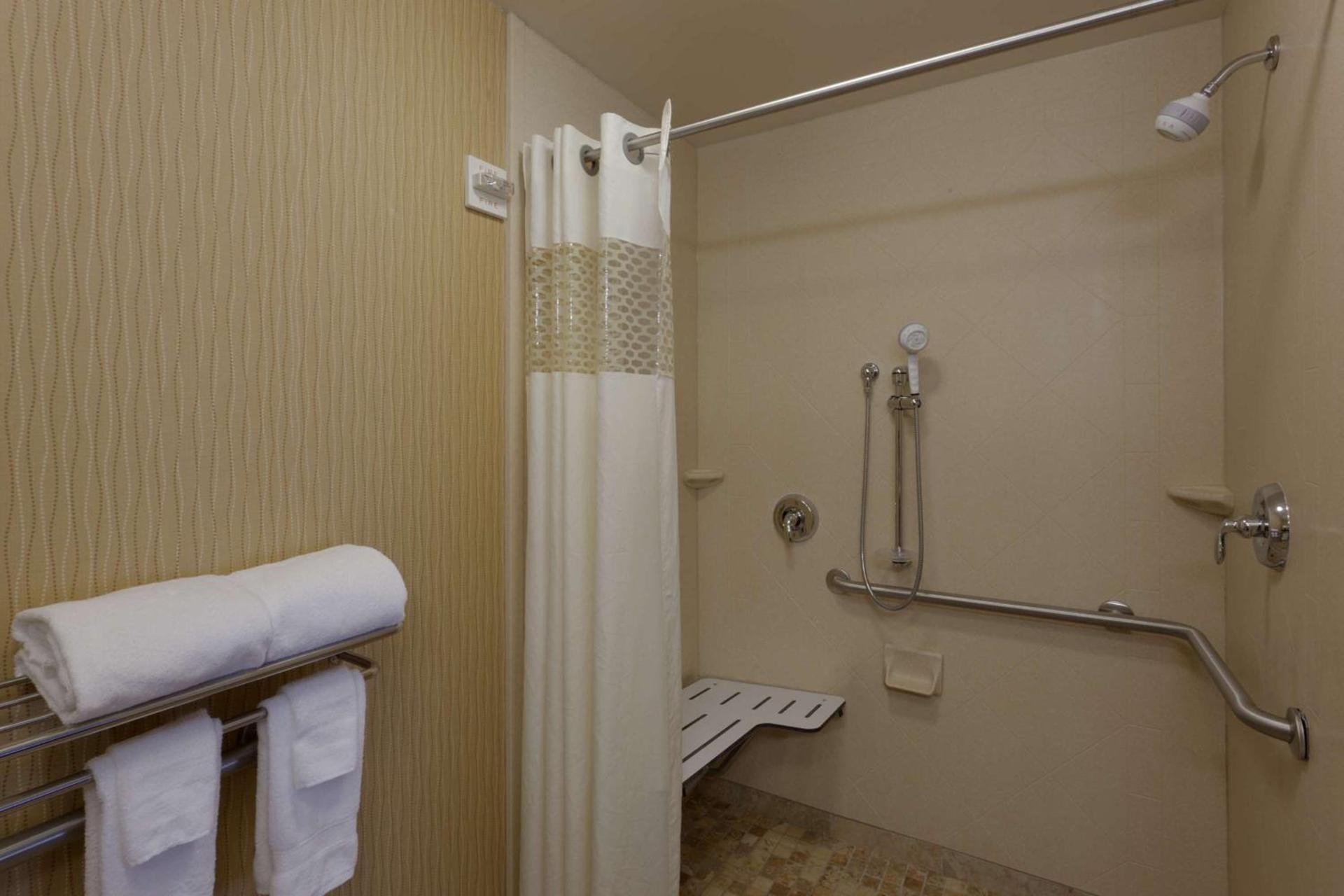 Hampton Inn Rochester-Webster photo 33