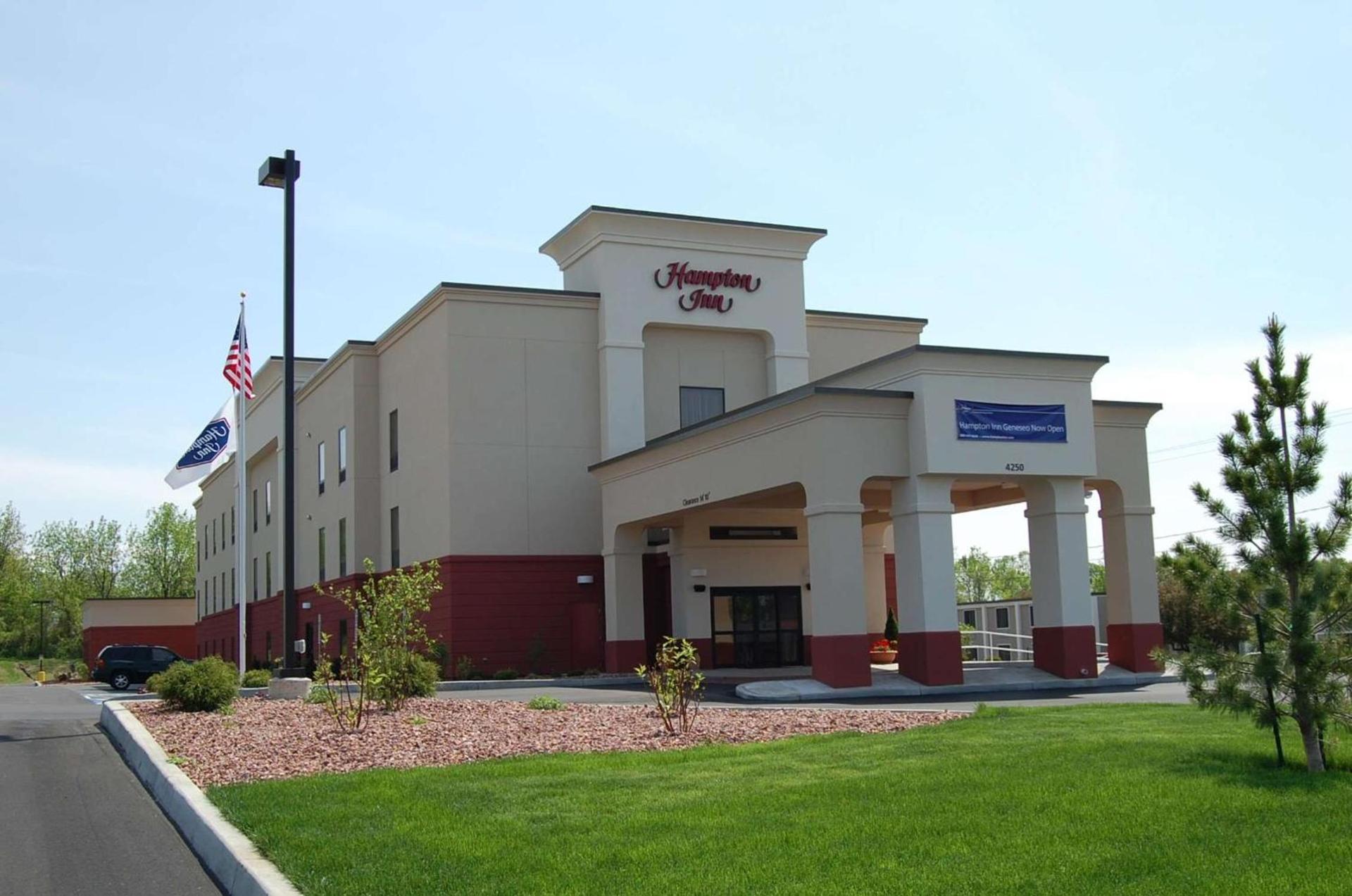 Hampton Inn Geneseo photo 1