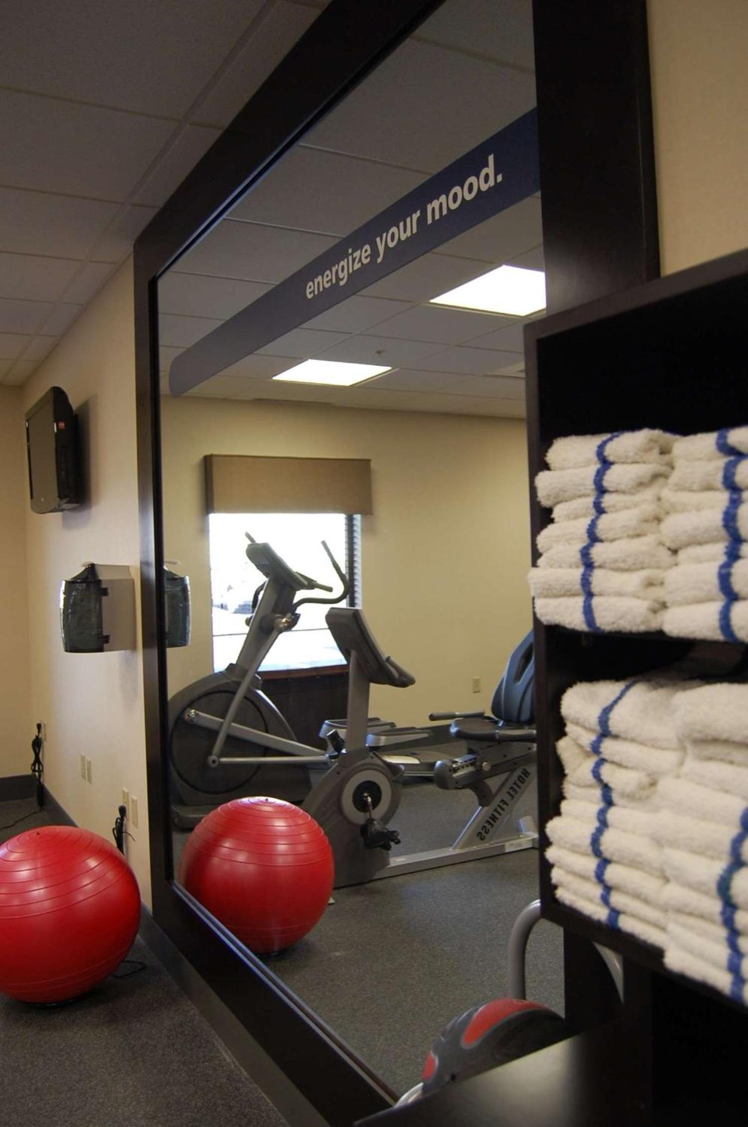 Hampton Inn Geneseo photo 13