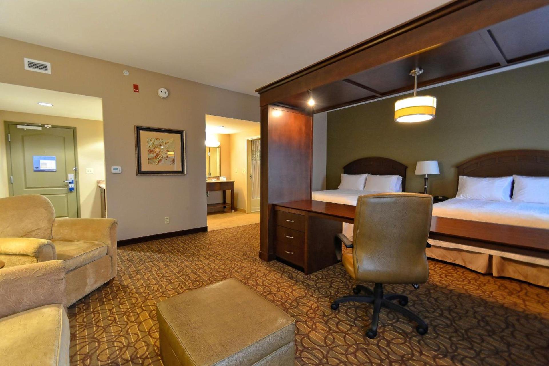 Hampton Inn Geneseo photo 25