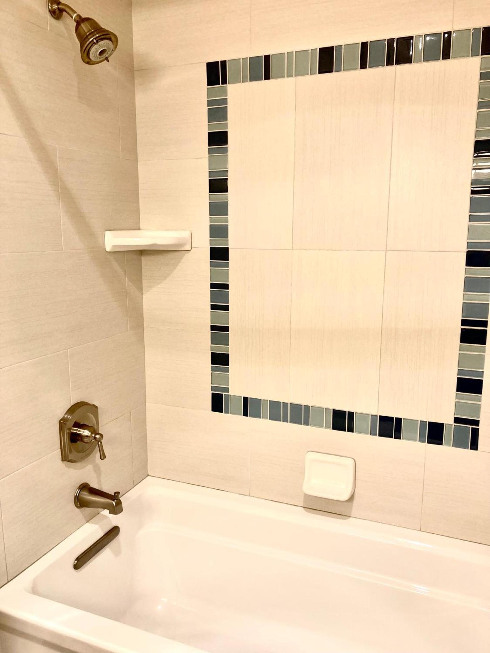 Sand Pebbles Inn photo 82