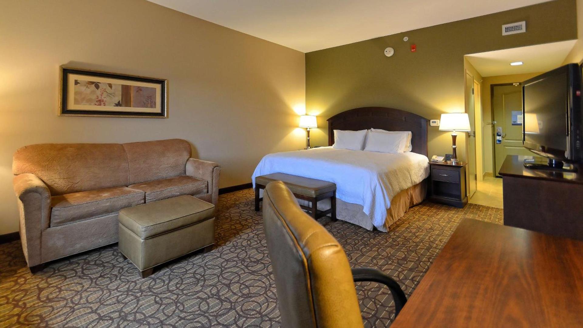 Hampton Inn Geneseo photo 36