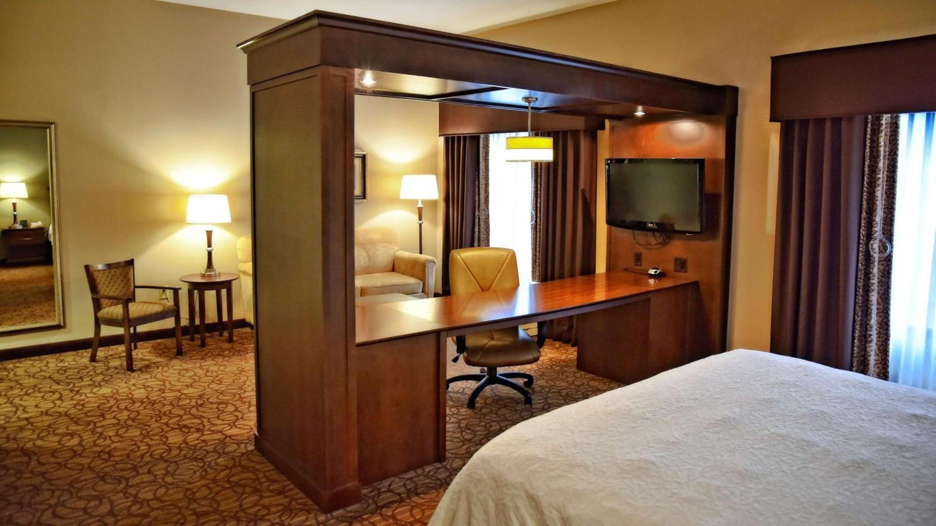 Hampton Inn Geneseo photo 37