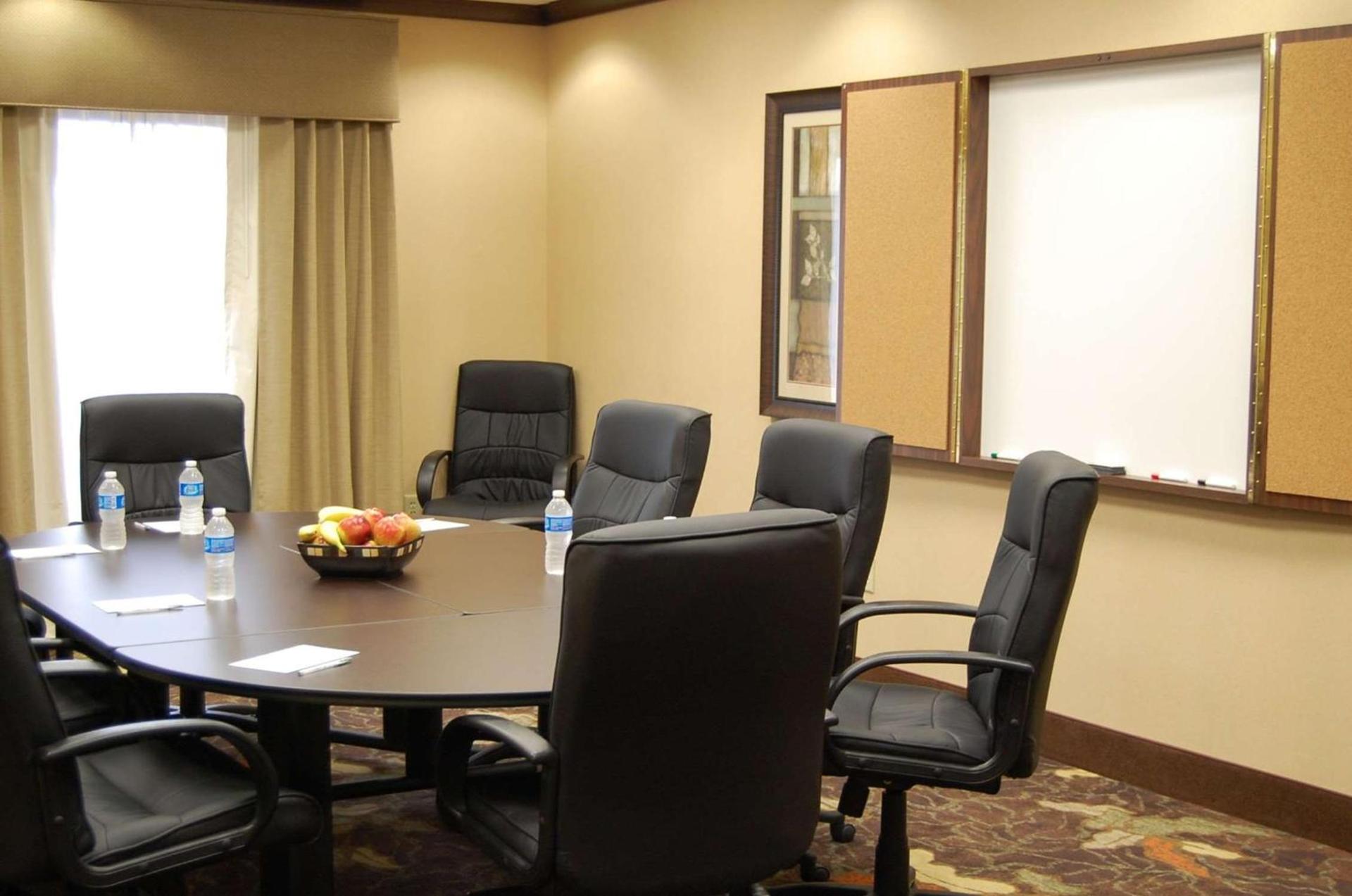 Hampton Inn Geneseo photo 38