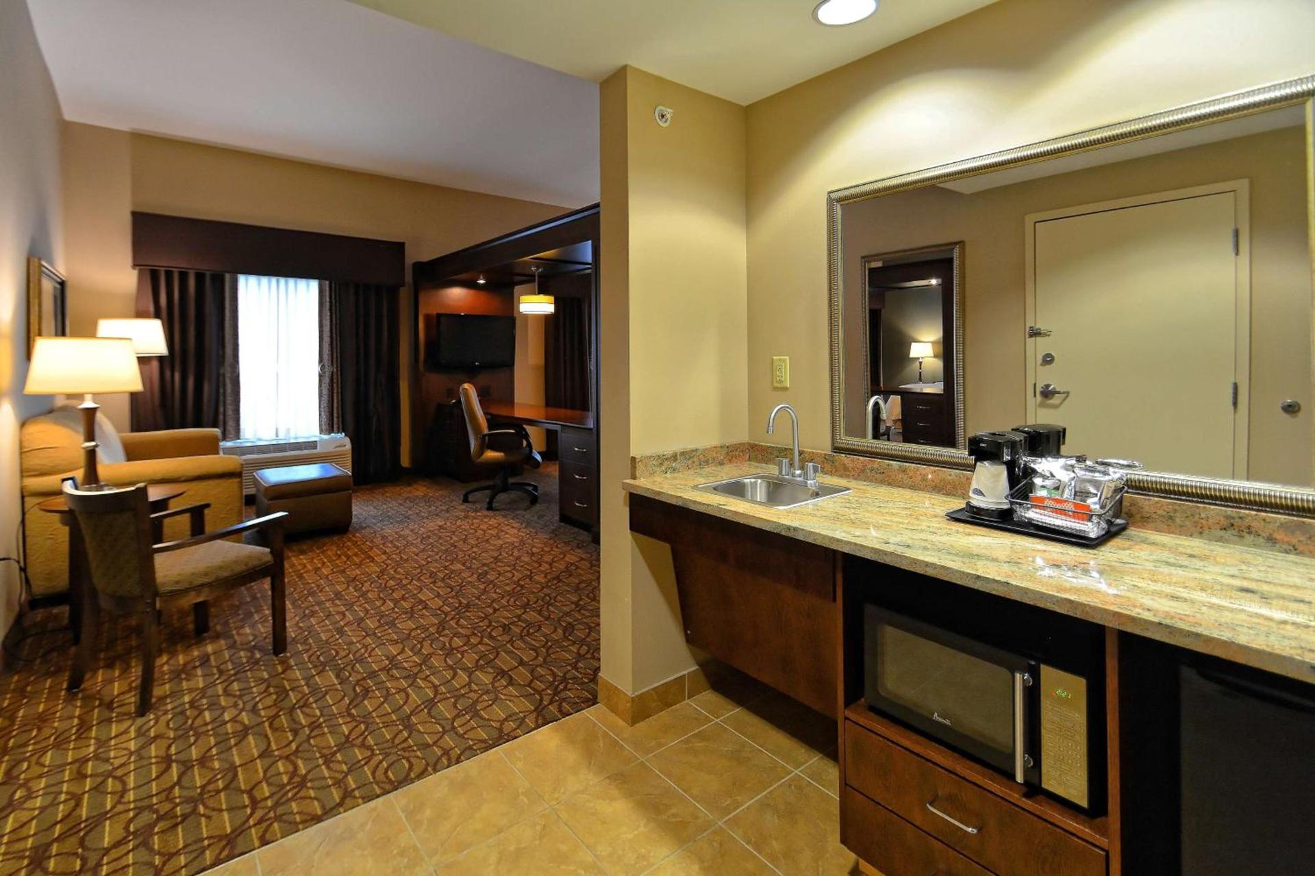 Hampton Inn Geneseo photo 42