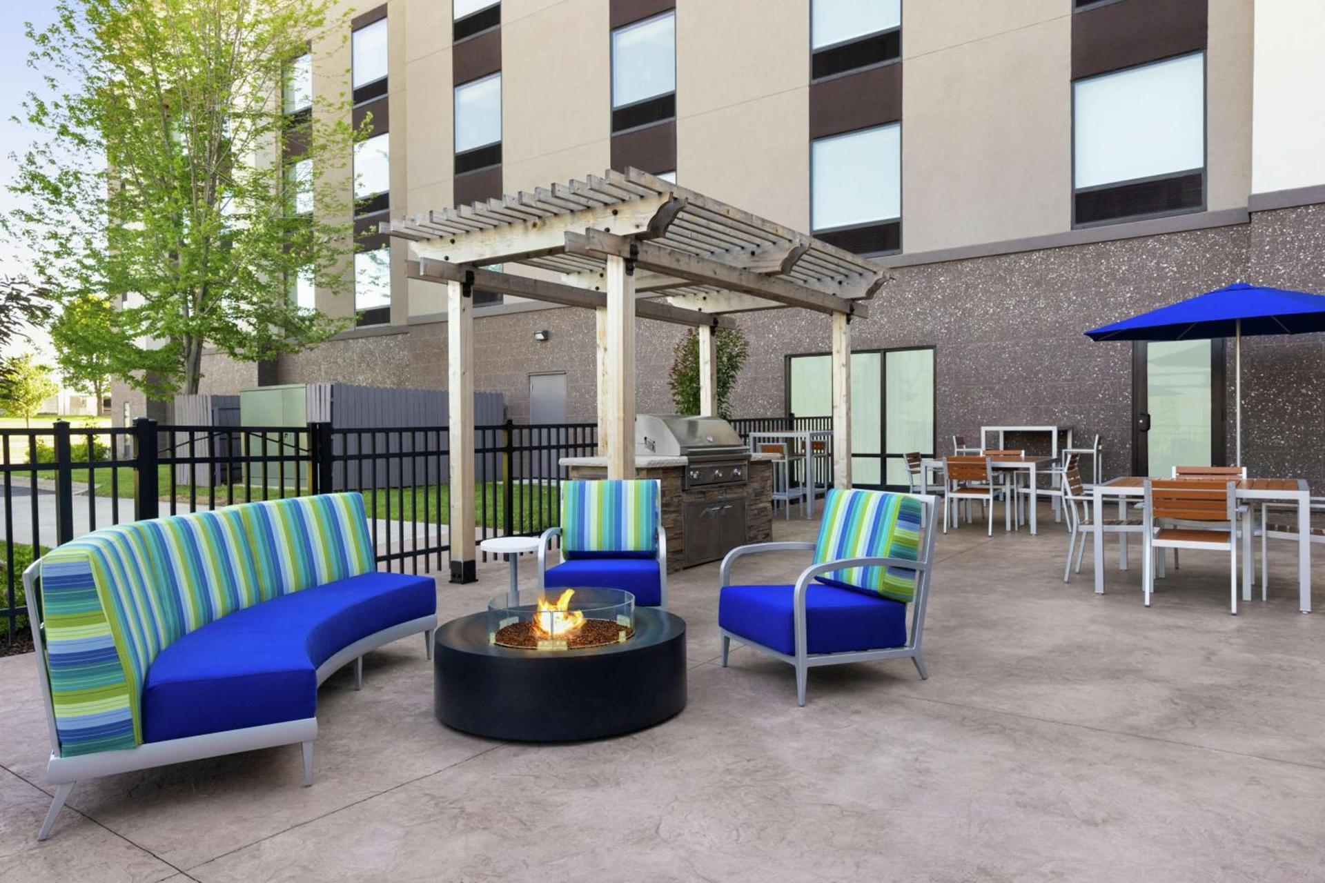 Hampton Inn & Suites Rogers photo 3