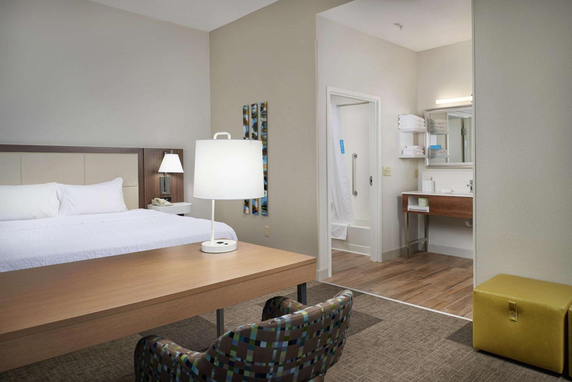 Hampton Inn & Suites Rogers photo 18
