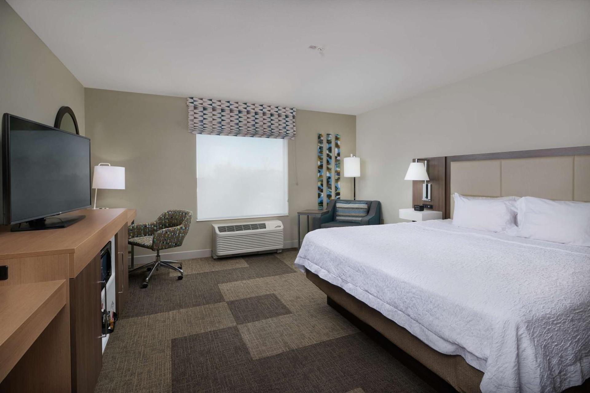 Hampton Inn & Suites Rogers photo 19