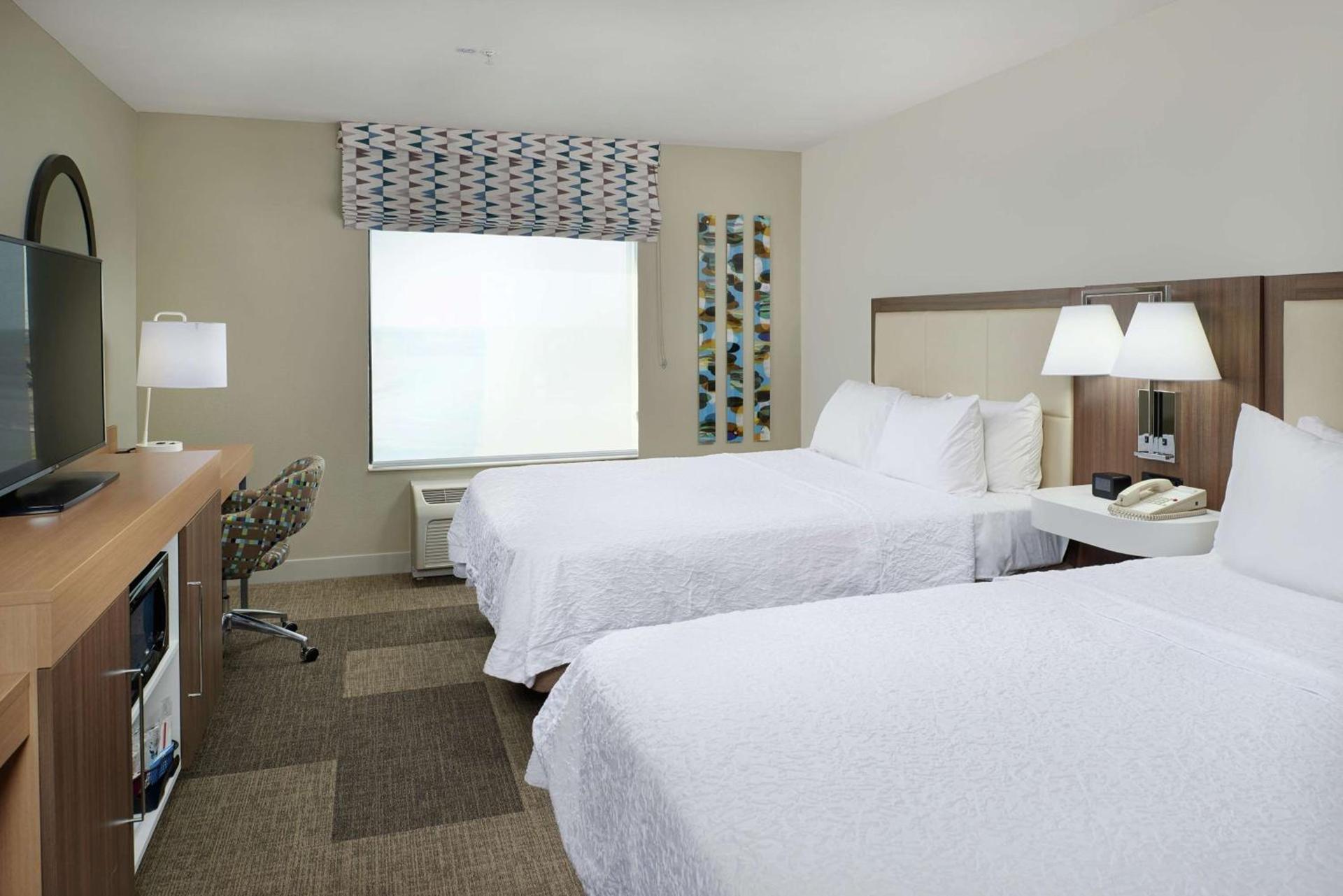 Hampton Inn & Suites Rogers photo 27