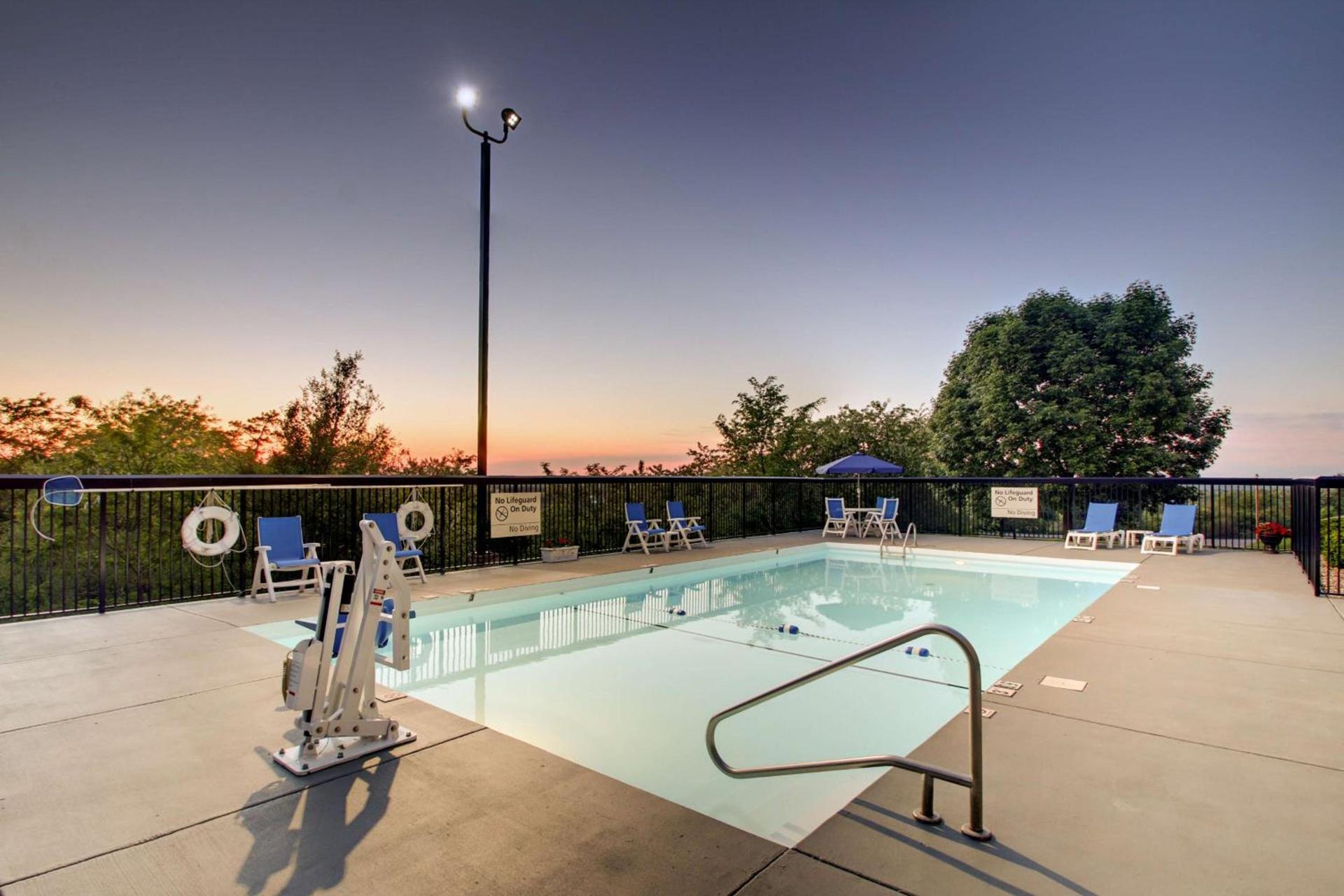 Hampton Inn Rolla photo 18