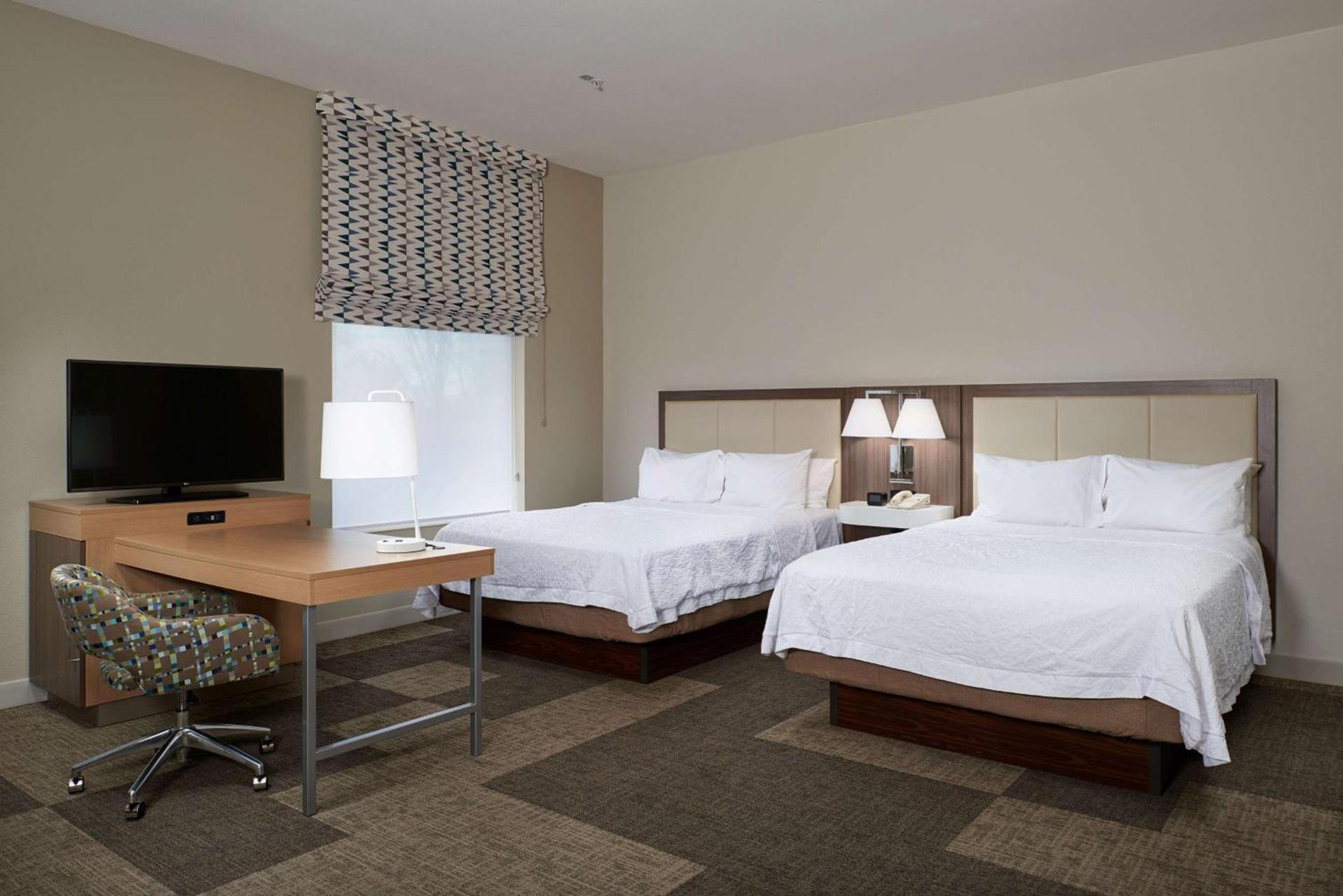 Hampton Inn & Suites Rogers photo 30