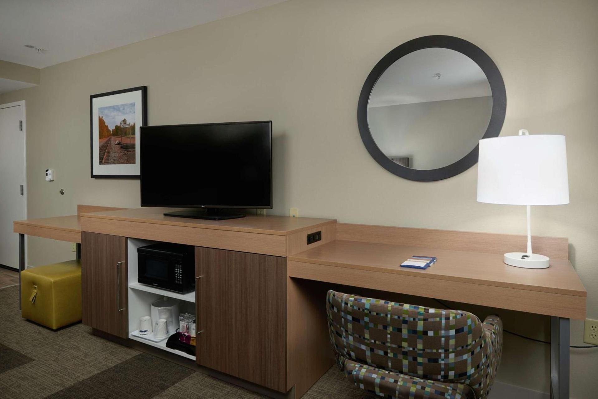 Hampton Inn & Suites Rogers photo 31