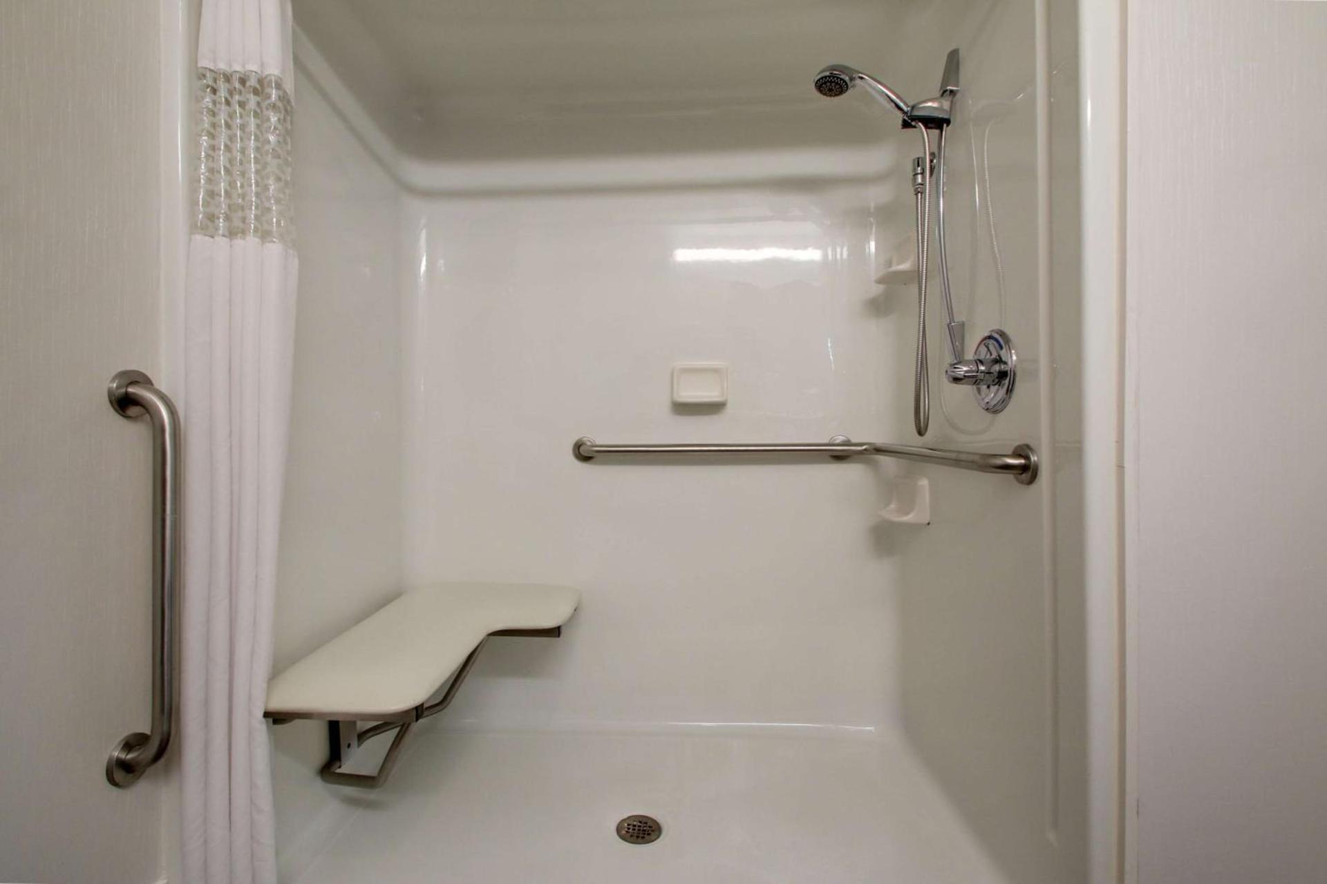 Hampton Inn Rolla photo 31