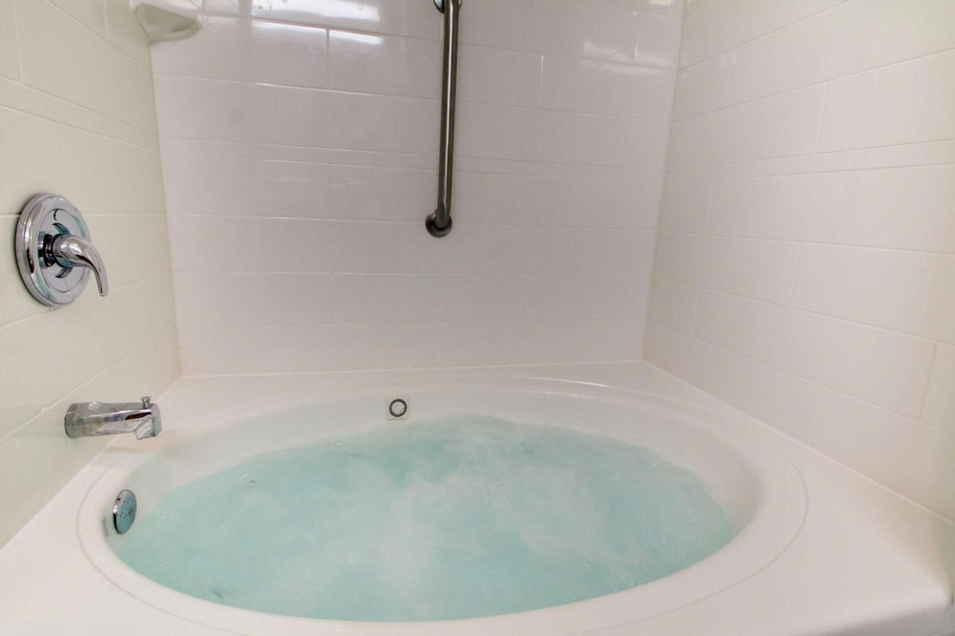 Hampton Inn Rolla photo 46